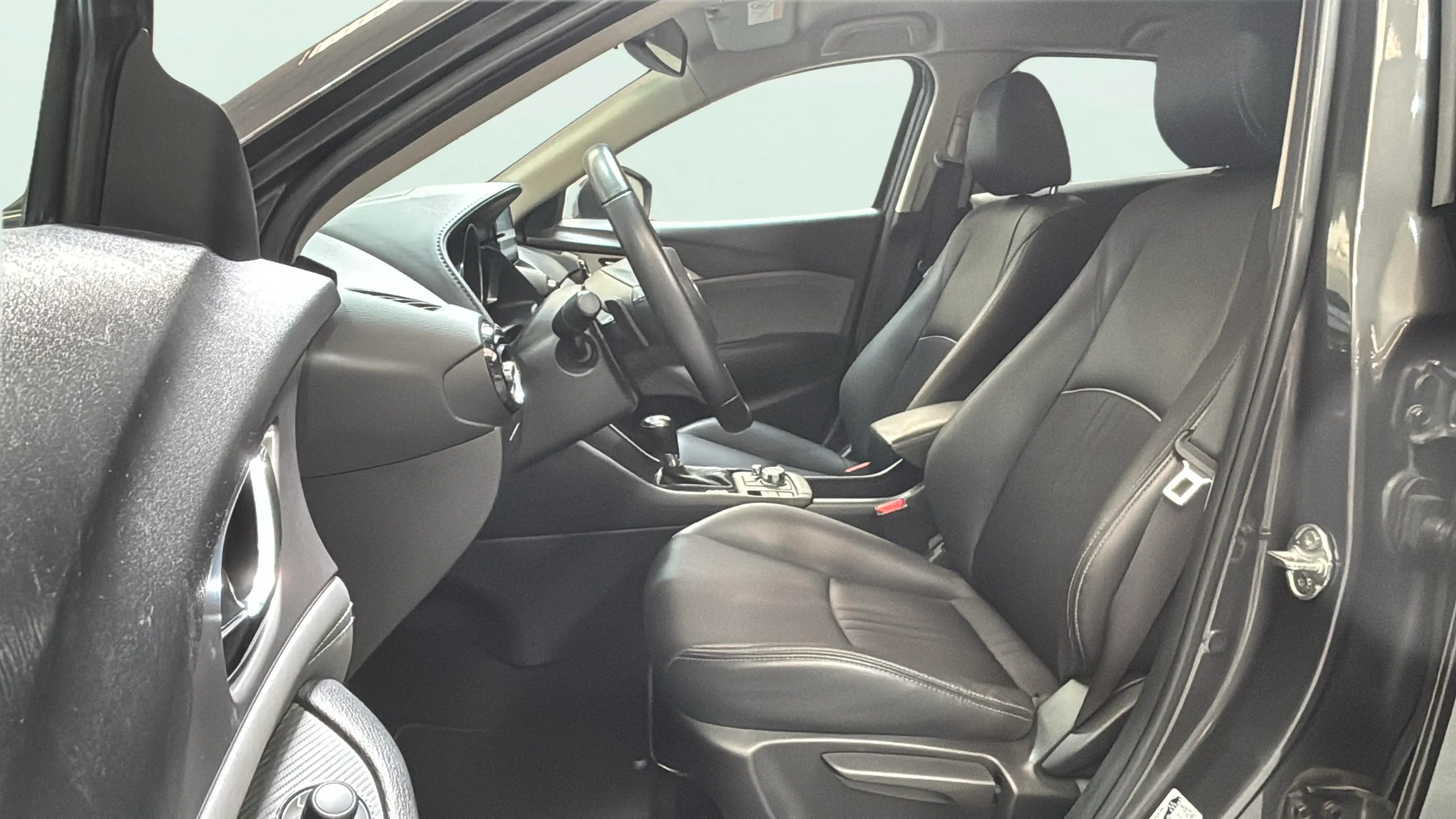 Mazda CX-3 2.0 G Evolution Design - foto 18