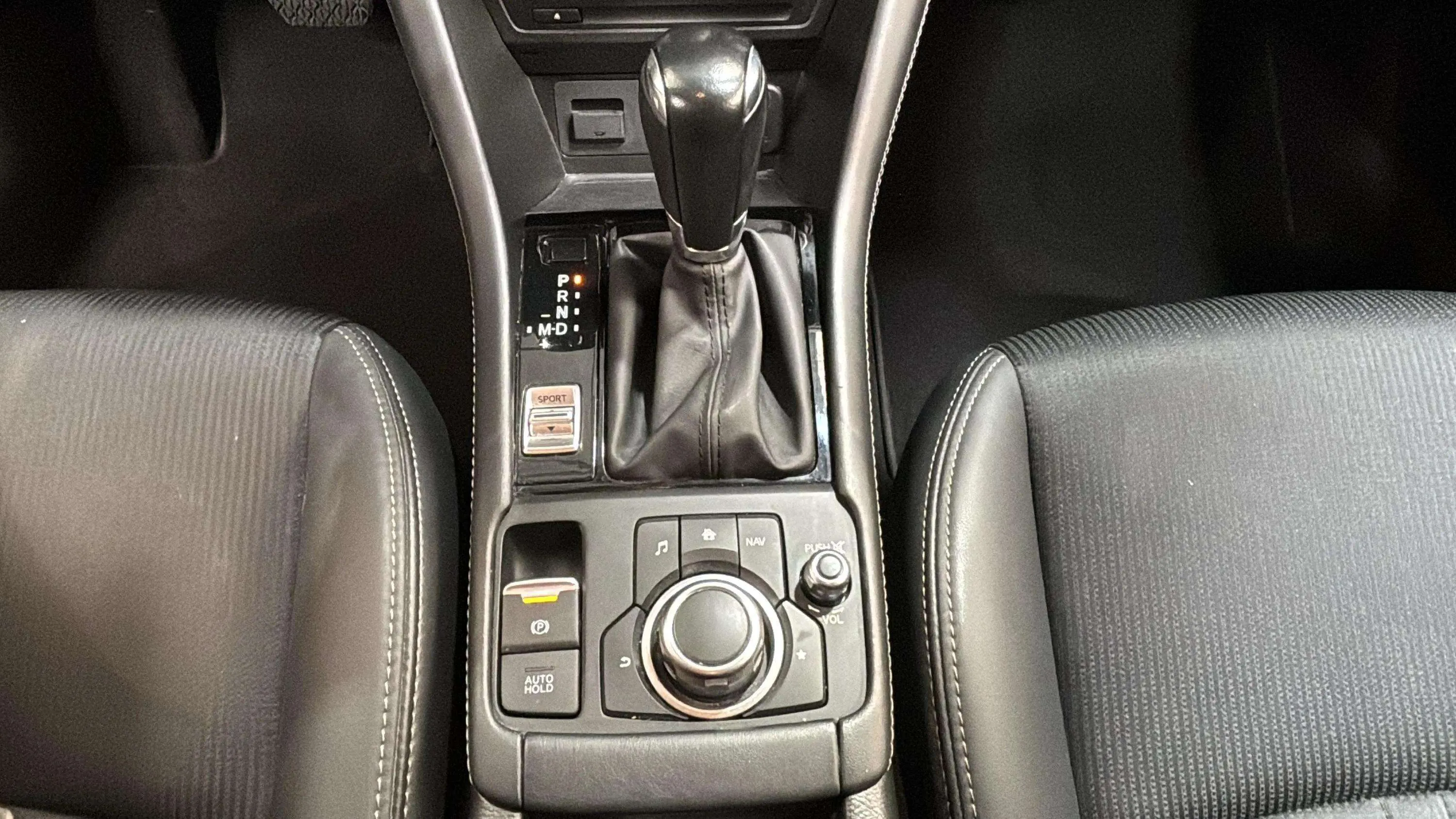 Mazda CX-3 2.0 G Evolution Design - foto 16