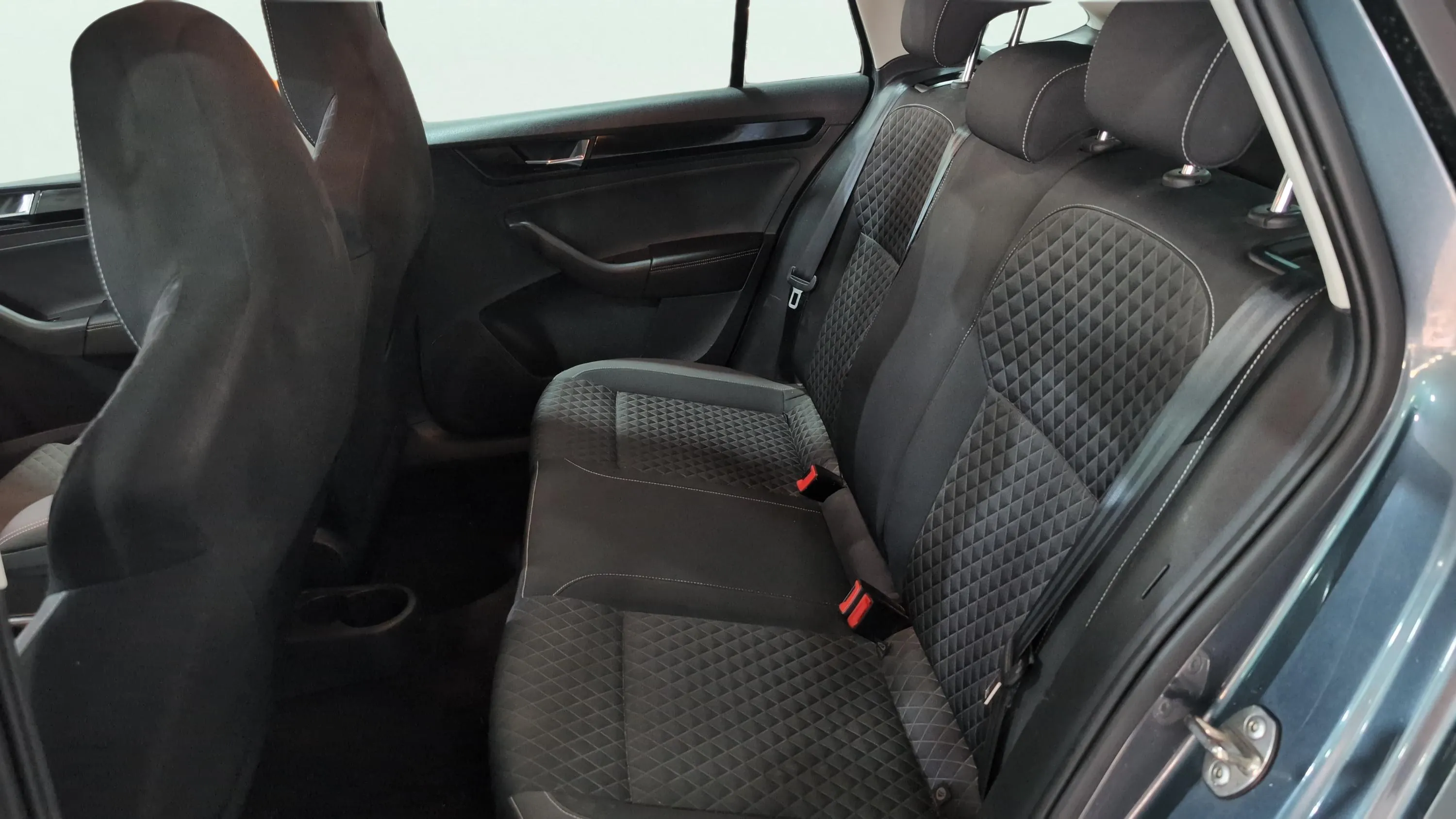 Škoda Rapid 1.0 TSI Ambition - foto 14