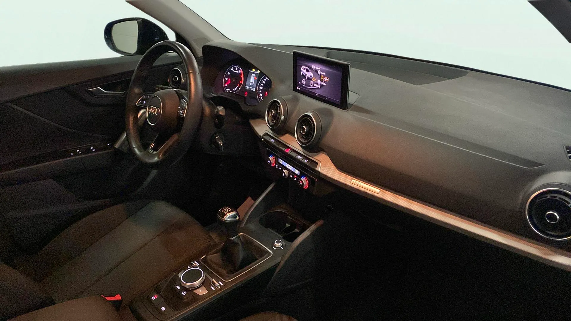 Audi Q2 Adrenalin 30 TFSI - foto 11