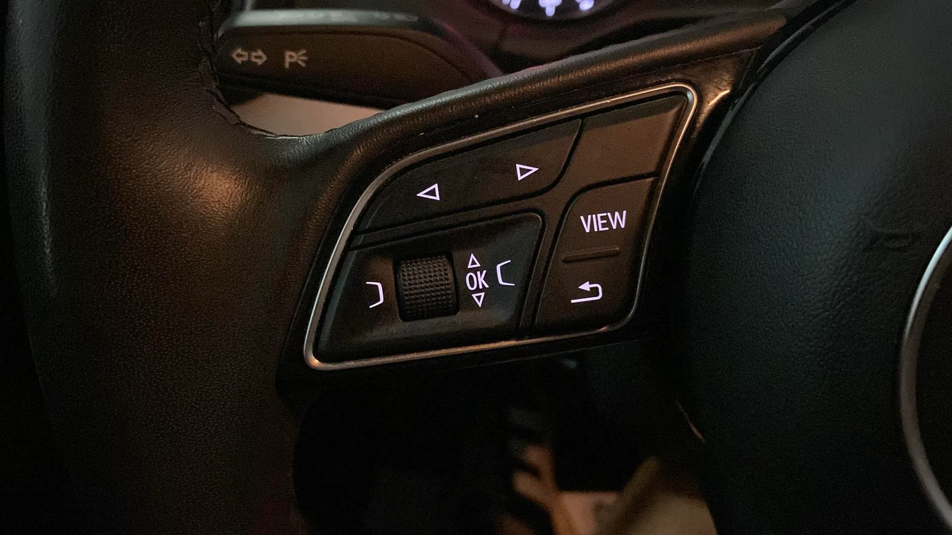 Audi Q2 Adrenalin 30 TFSI - foto 16