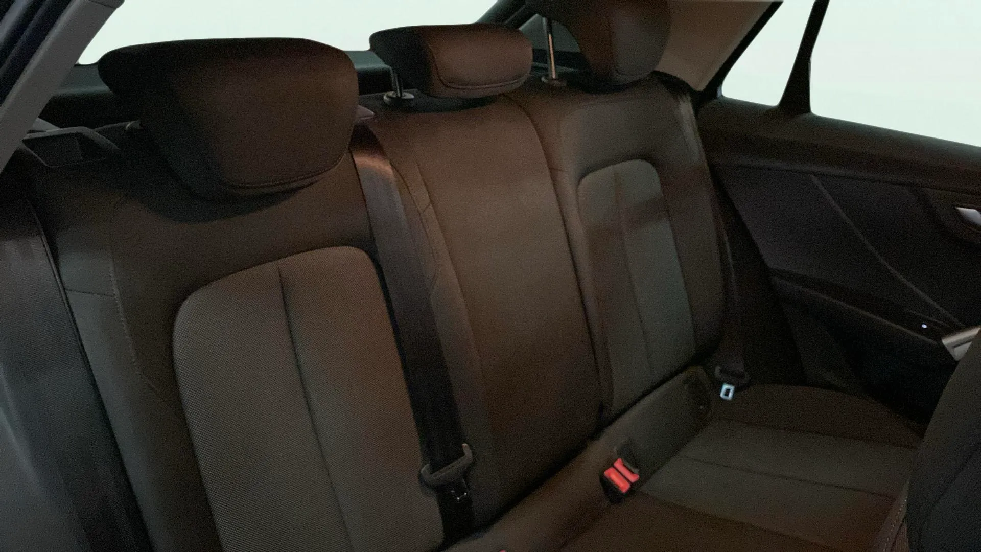 Audi Q2 Adrenalin 30 TFSI - foto 28