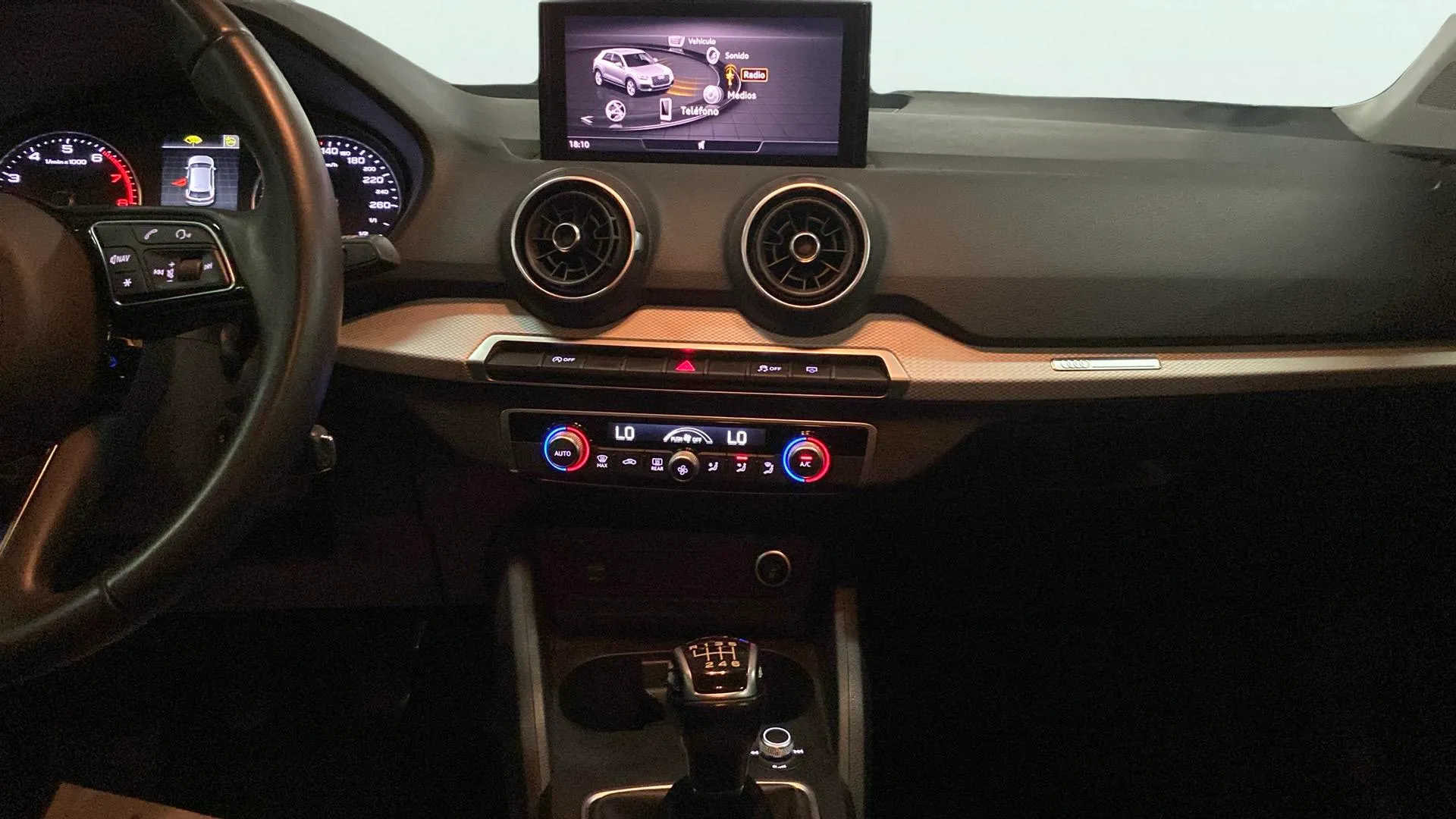 Audi Q2 Adrenalin 30 TFSI - foto 23