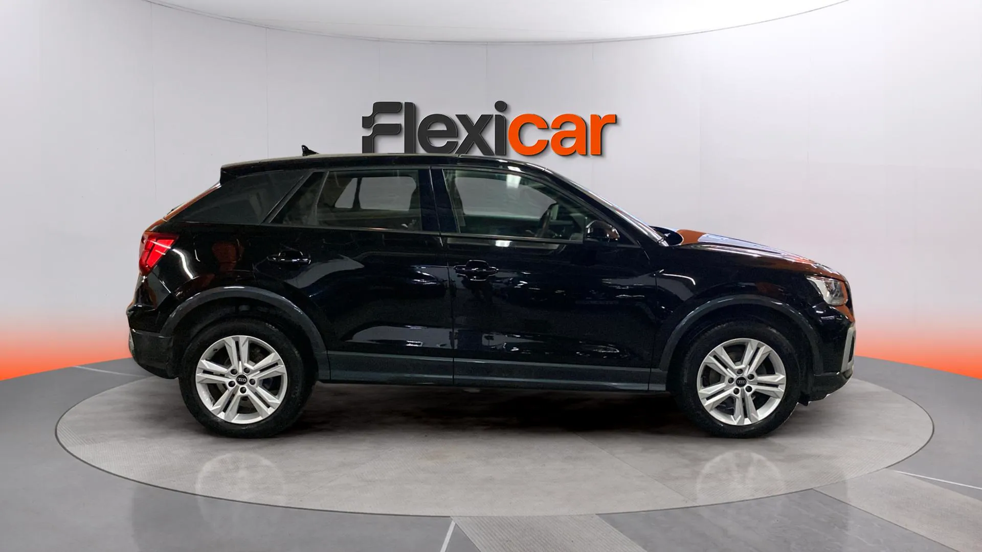 Audi Q2 Adrenalin 30 TFSI - foto 4