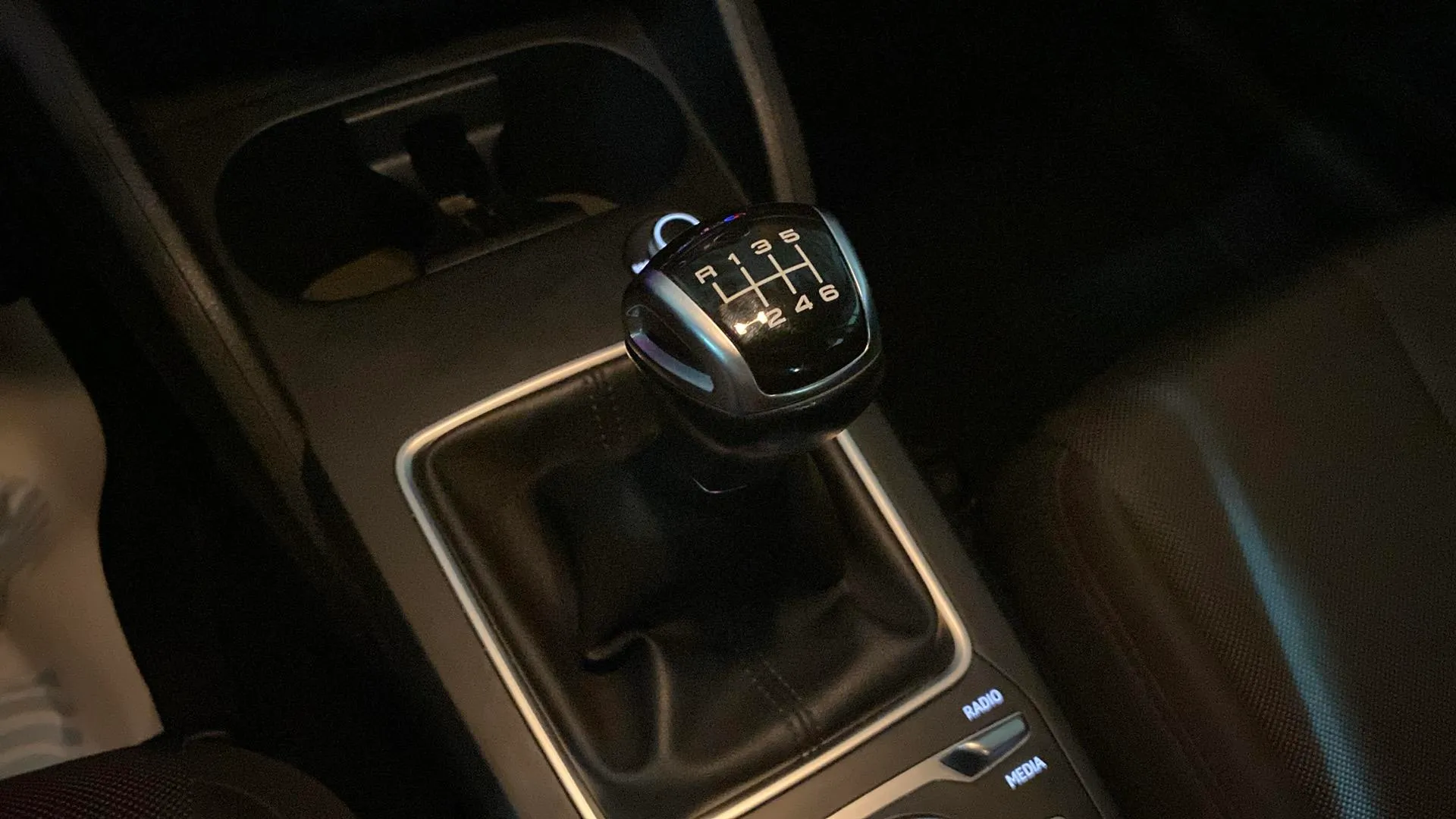 Audi Q2 Adrenalin 30 TFSI - foto 26