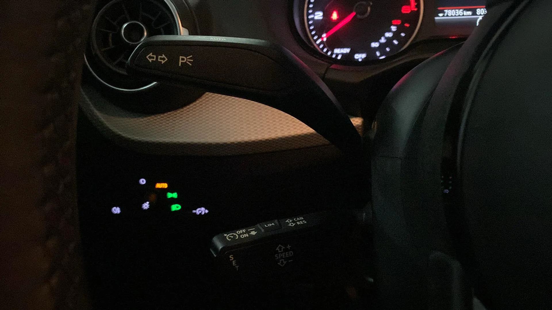 Audi Q2 Adrenalin 30 TFSI - foto 18