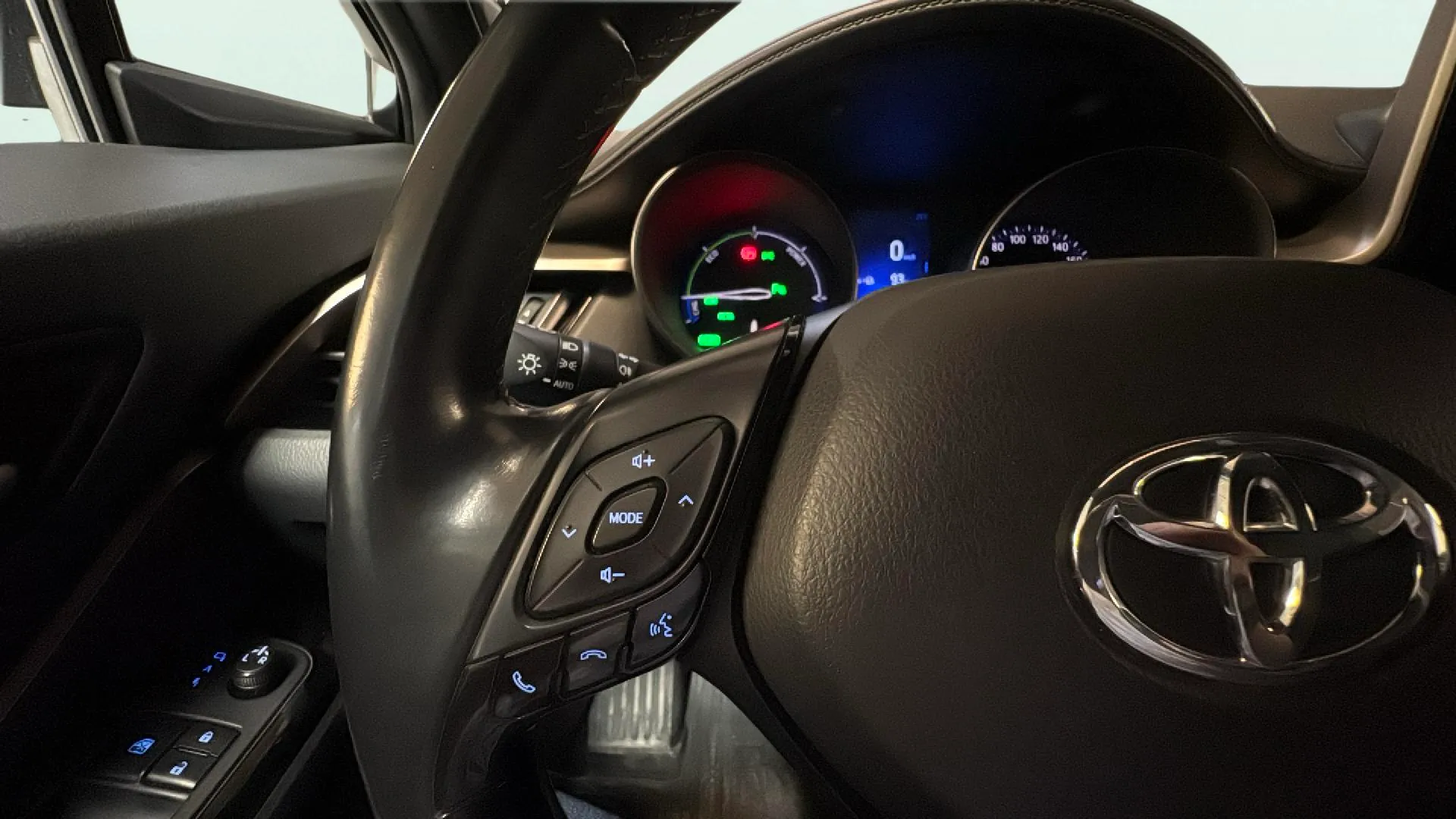 Toyota C-HR 1.8 125H Advance - foto 12