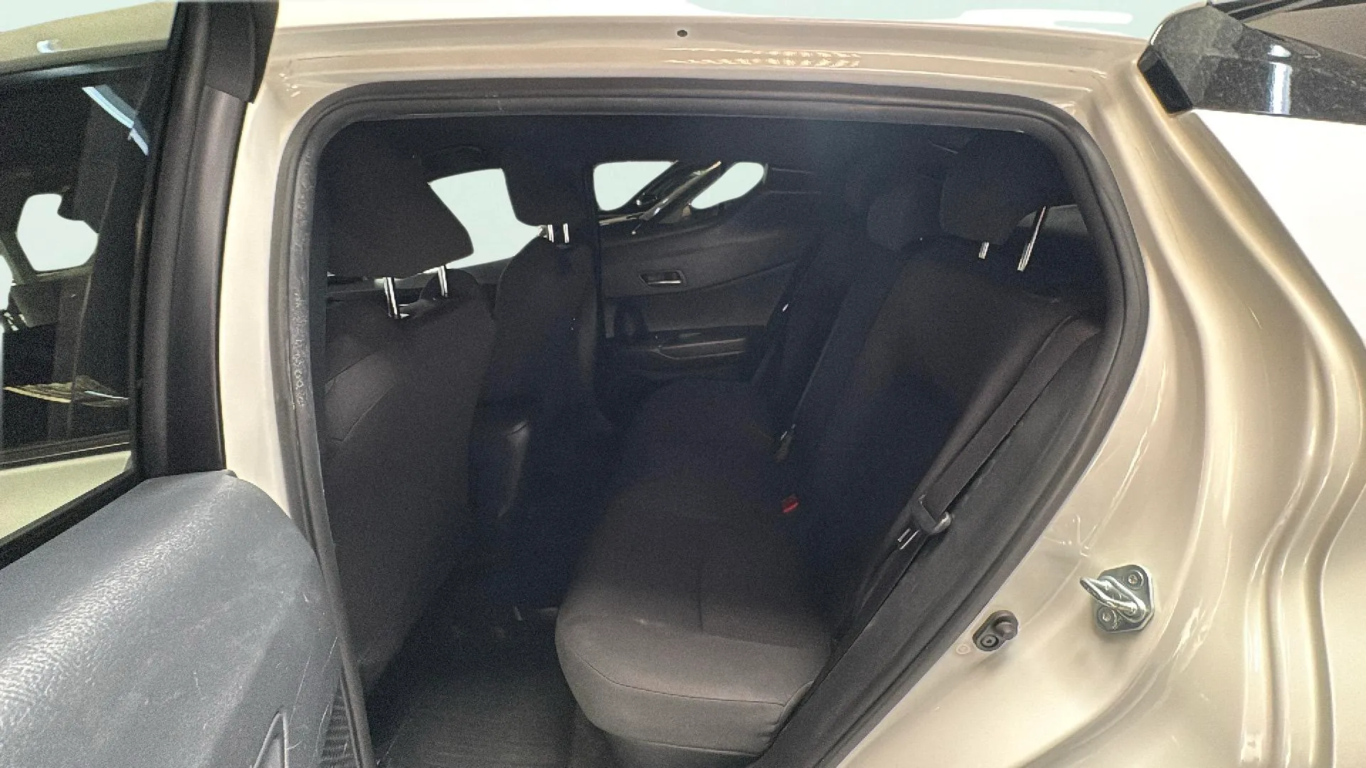 Toyota C-HR 1.8 125H Advance - foto 22