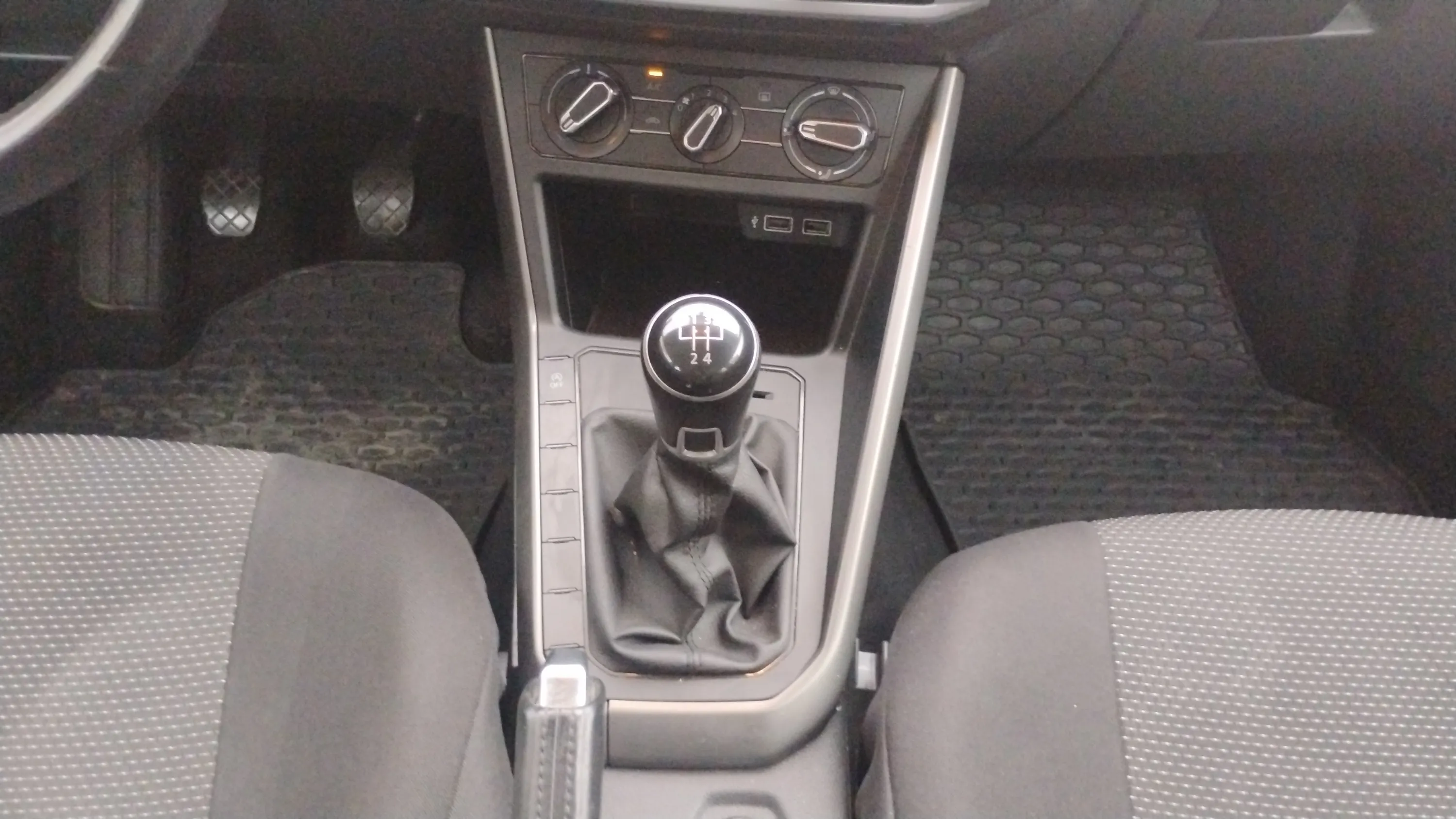 Volkswagen Polo Sport 1.6 TDI - foto 17