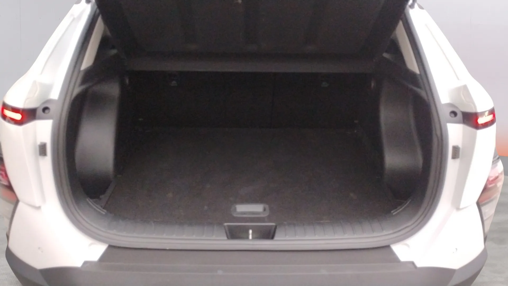 Hyundai Kona 1.6 GDI HEV Flexx DCT - foto 22