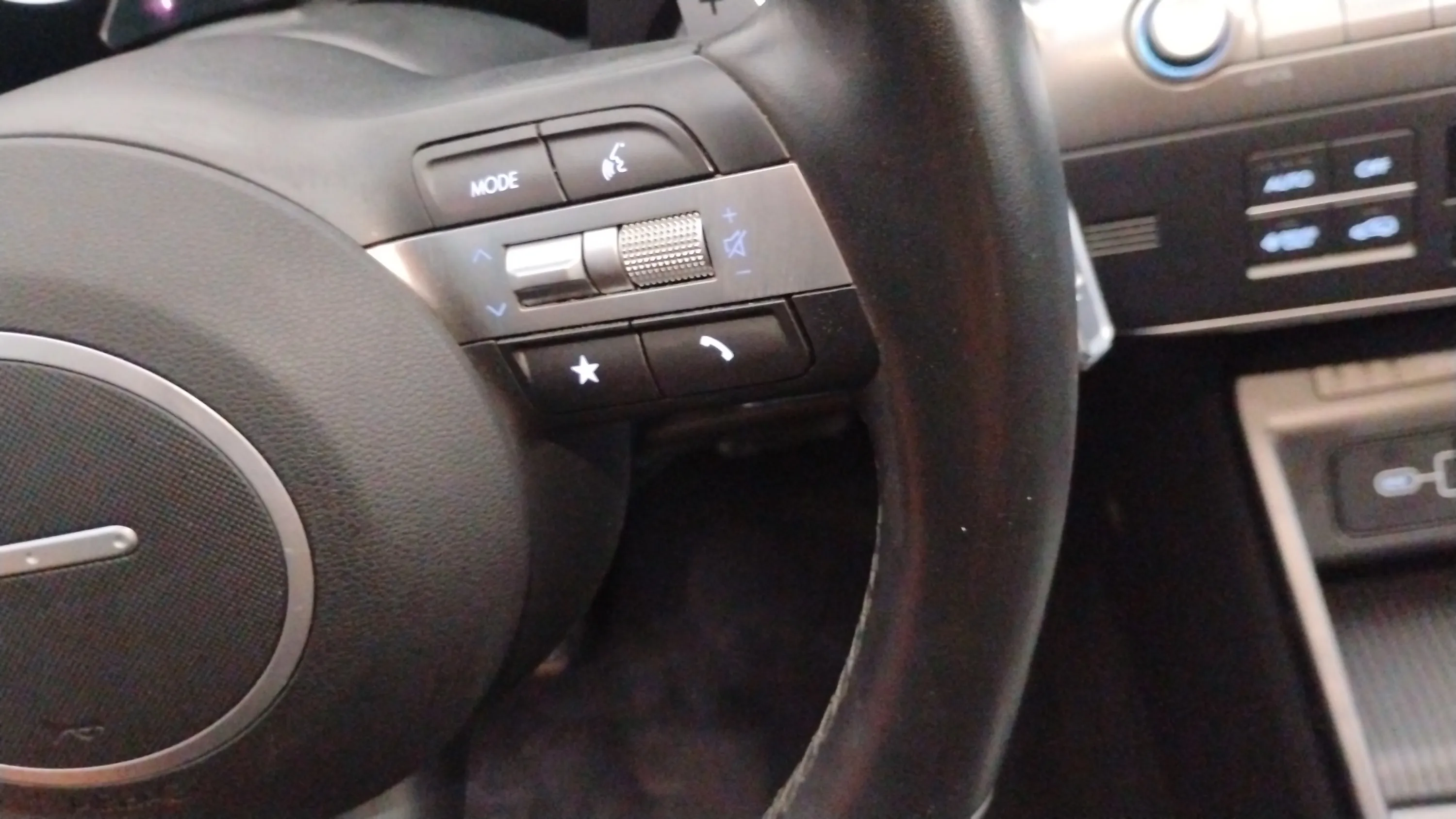 Hyundai Kona 1.6 GDI HEV Flexx DCT - foto 12