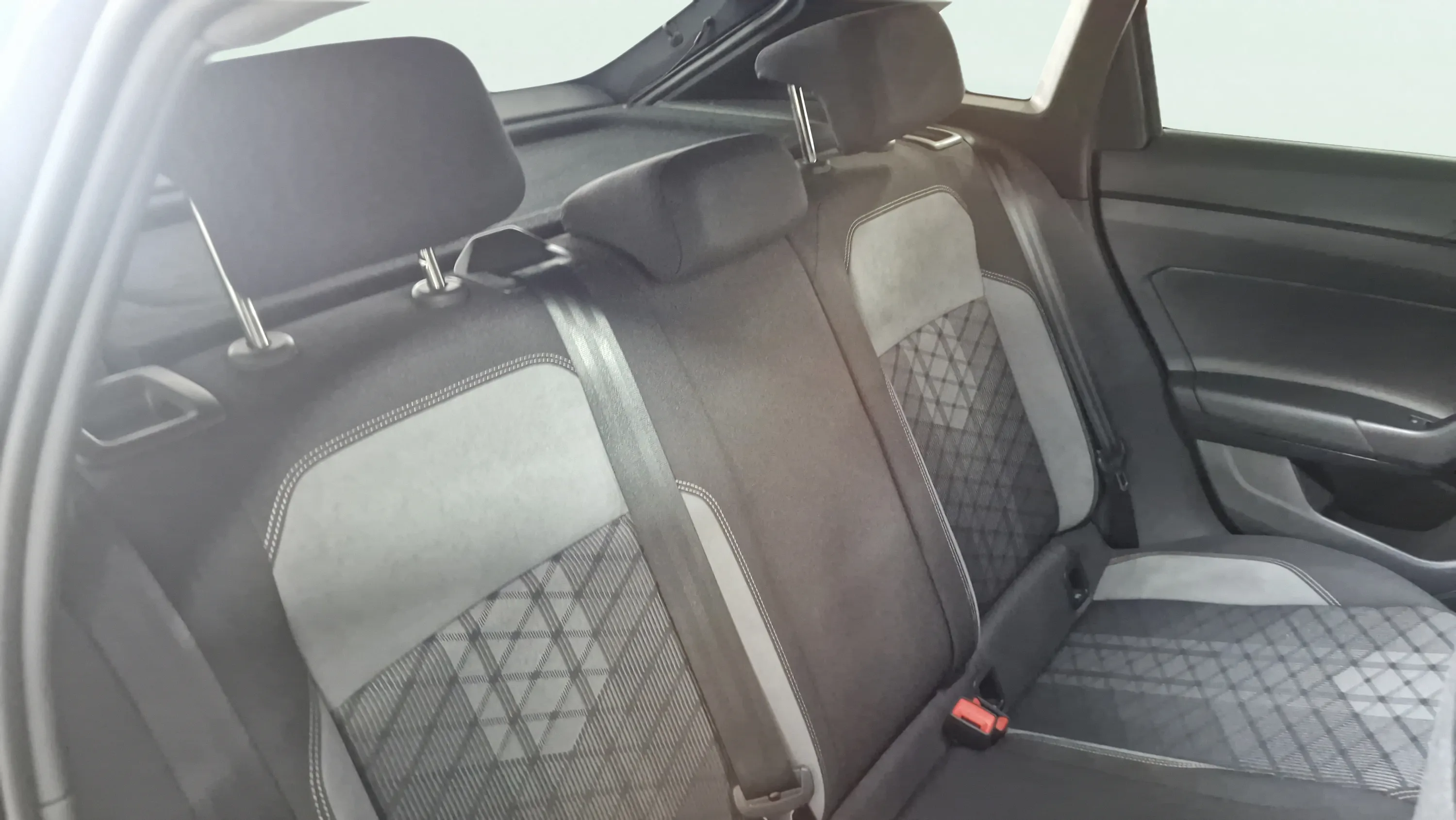 Volkswagen Taigo R-Line 1.0 TSI DSG - foto 23