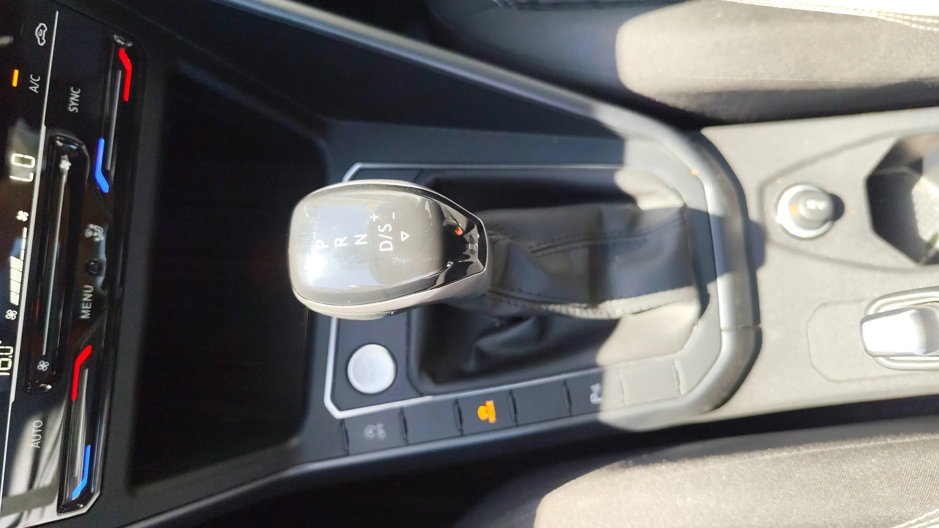 Volkswagen Taigo R-Line 1.0 TSI DSG - foto 10