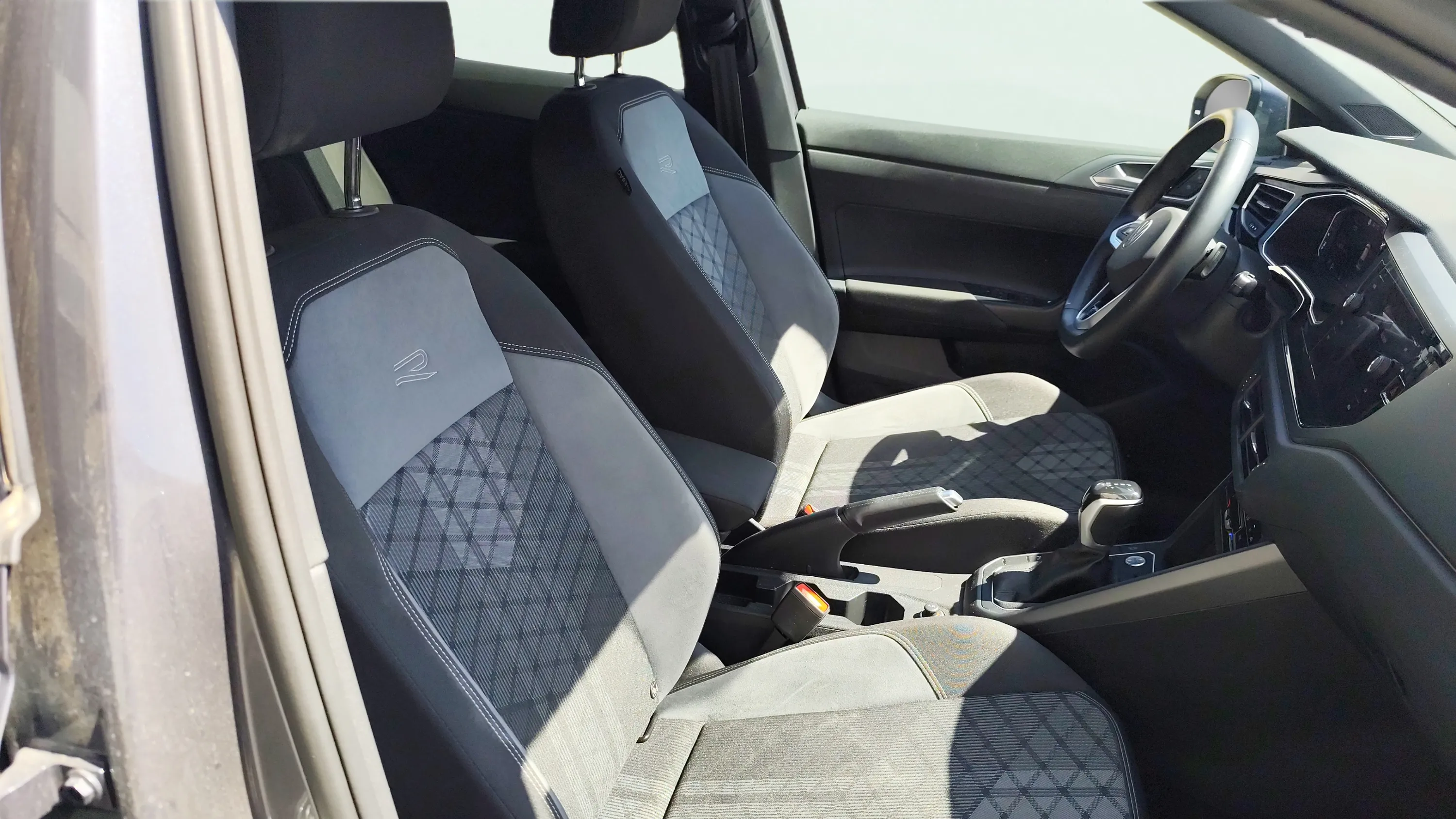 Volkswagen Taigo R-Line 1.0 TSI DSG - foto 22