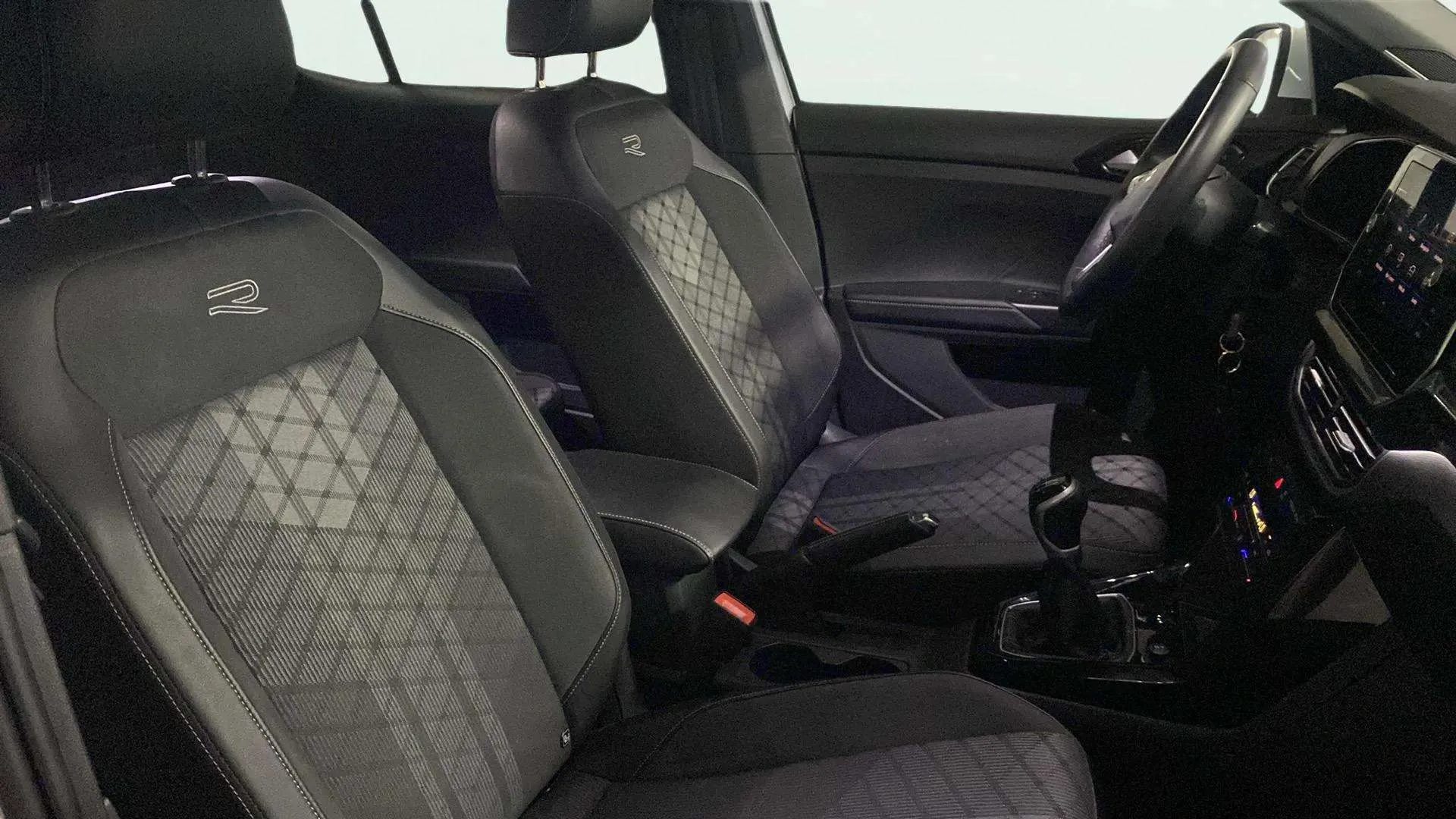 Volkswagen T-Cross R-Line 1.0 TSI - foto 13