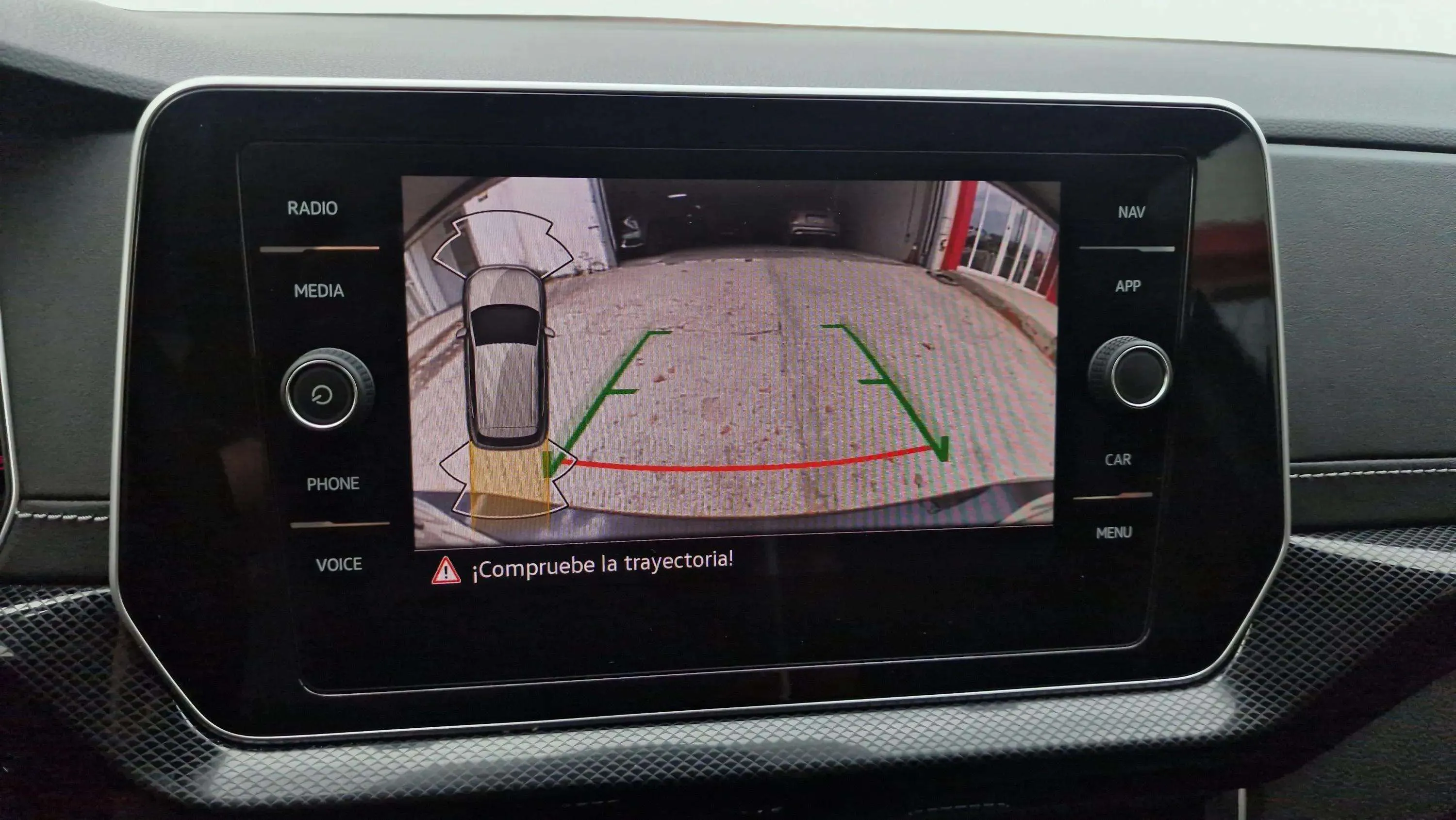 Volkswagen T-Cross R-Line 1.0 TSI - foto 12