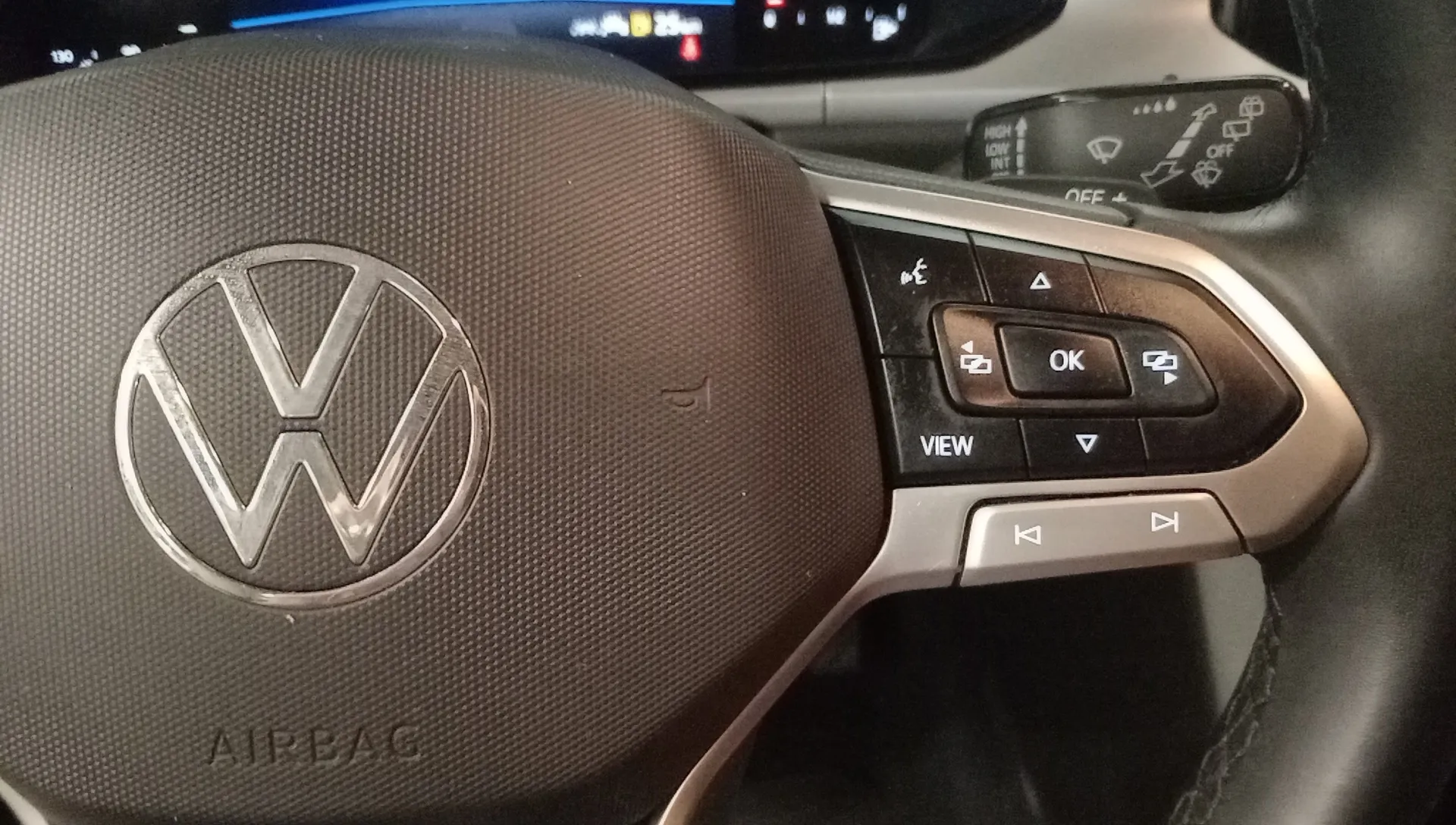 Volkswagen T-Roc "más" 1.5 TSI DSG - foto 13