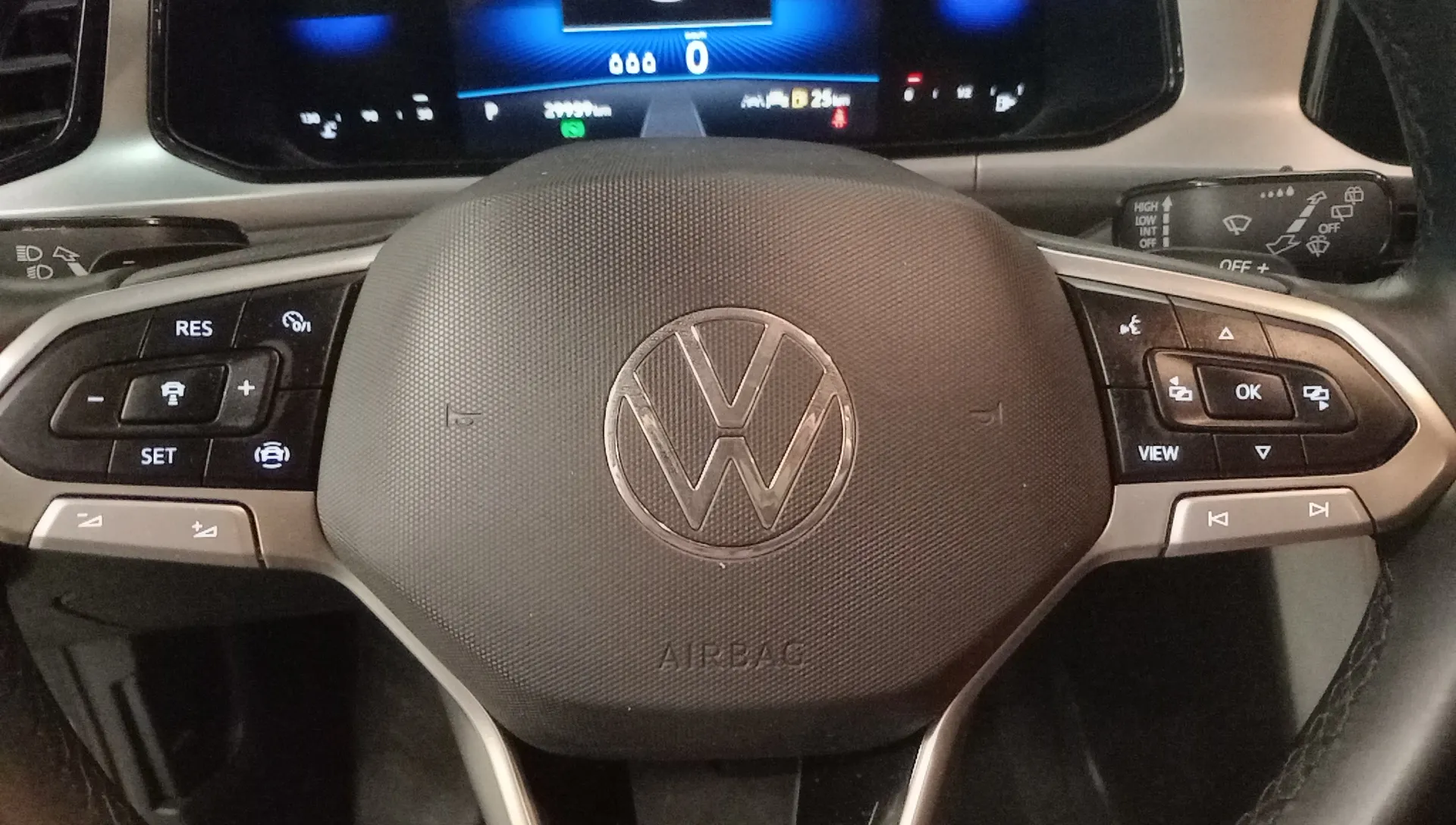 Volkswagen T-Roc "más" 1.5 TSI DSG - foto 12