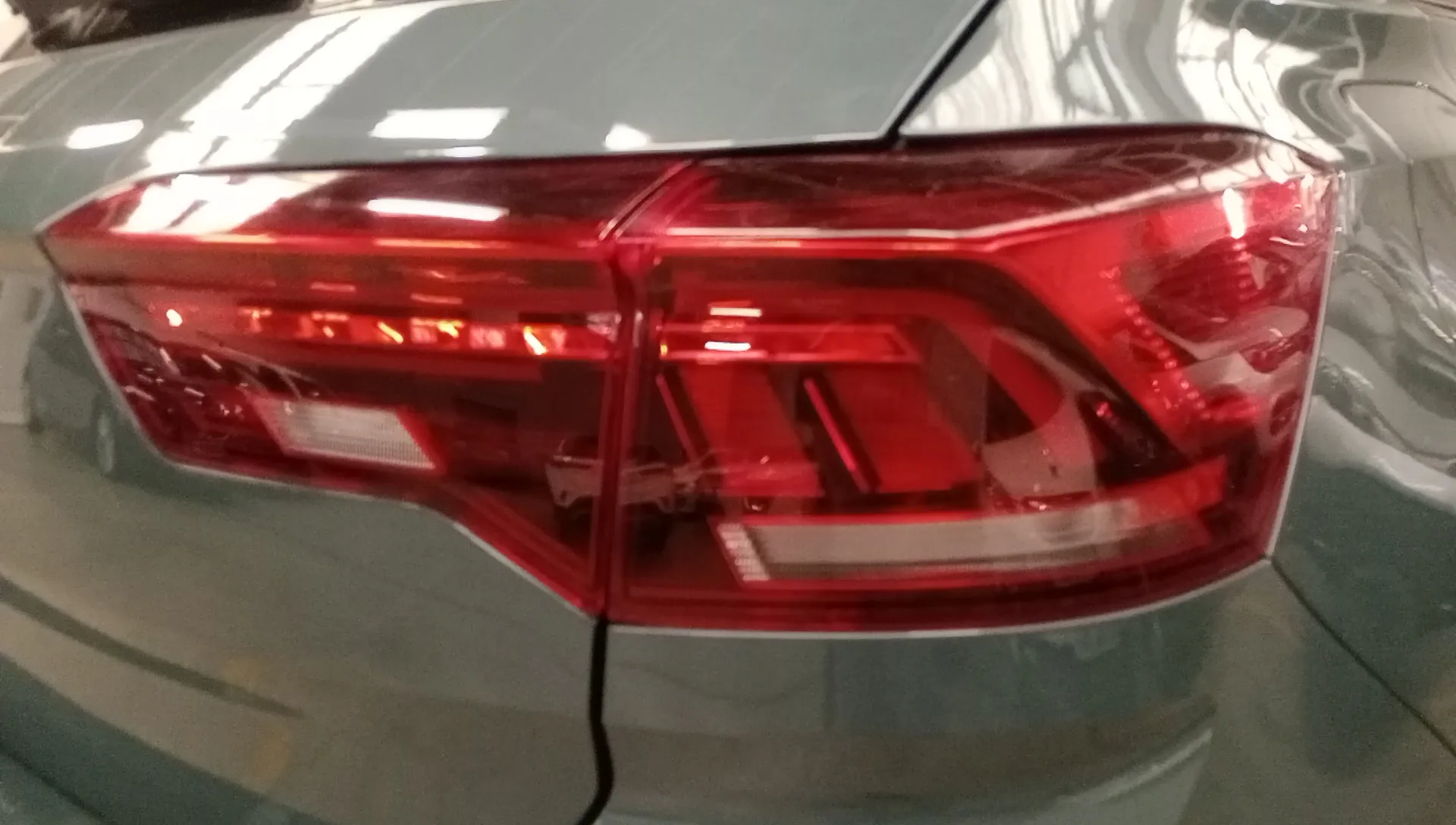Volkswagen T-Roc "más" 1.5 TSI DSG - foto 26