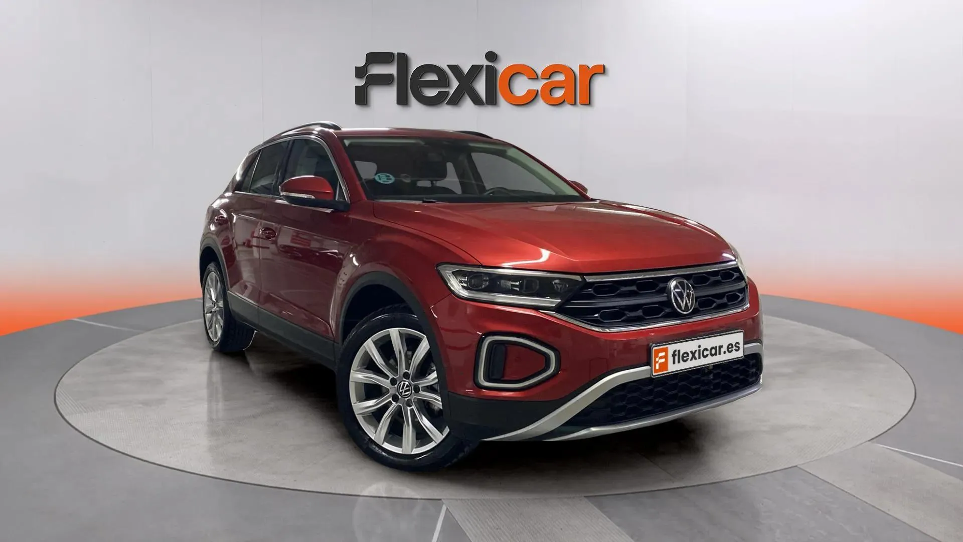 Volkswagen T-Roc "más" 1.5 TSI DSG - foto 1