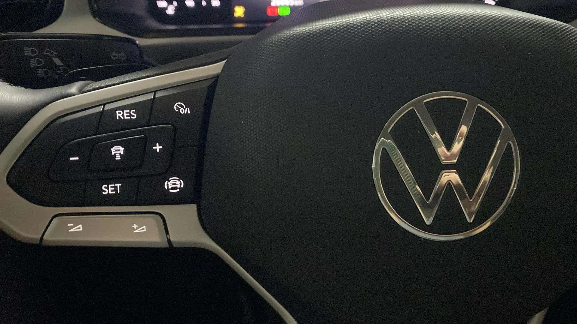 Volkswagen T-Roc "más" 1.5 TSI DSG - foto 12