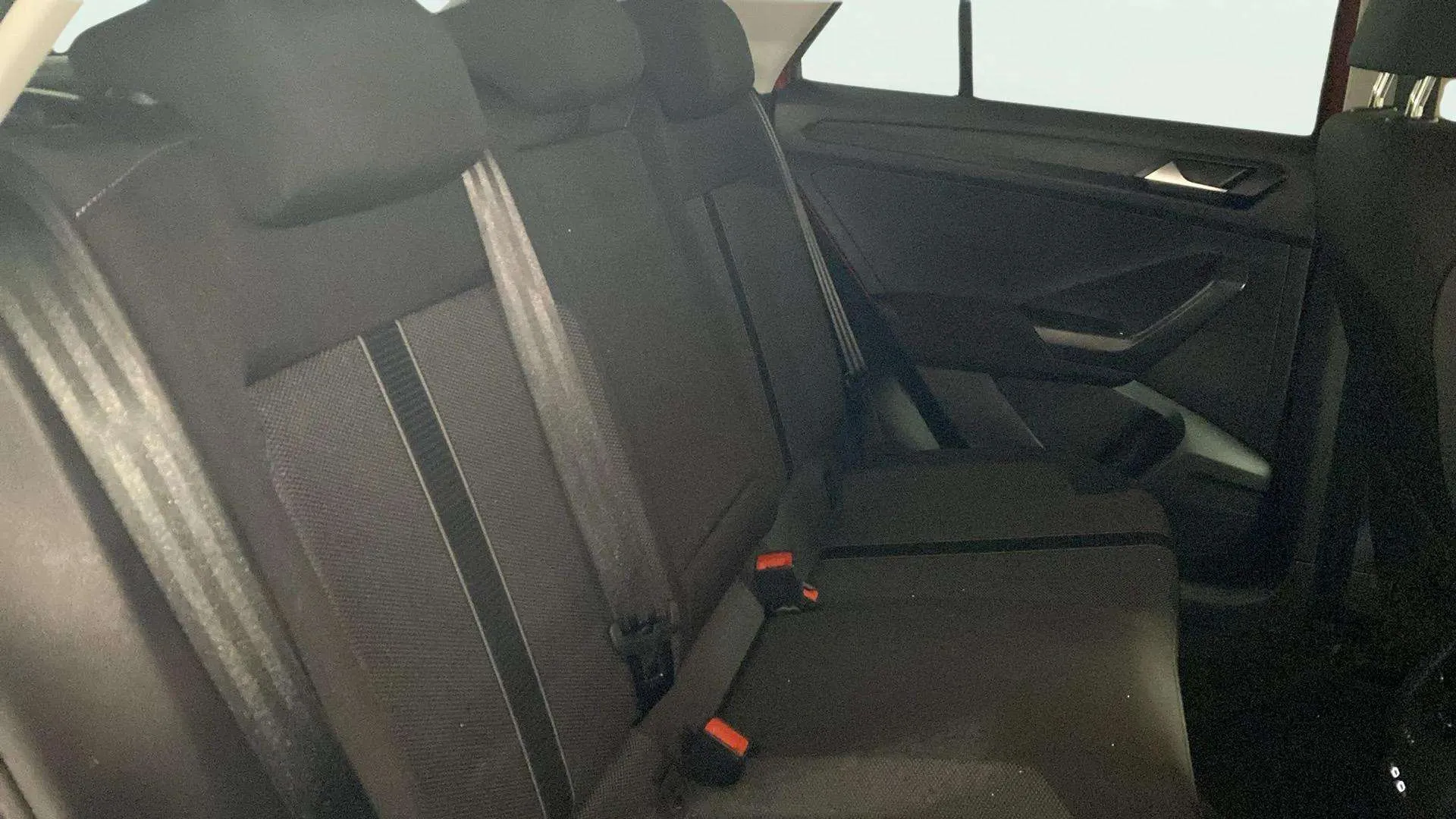 Volkswagen T-Roc "más" 1.5 TSI DSG - foto 27