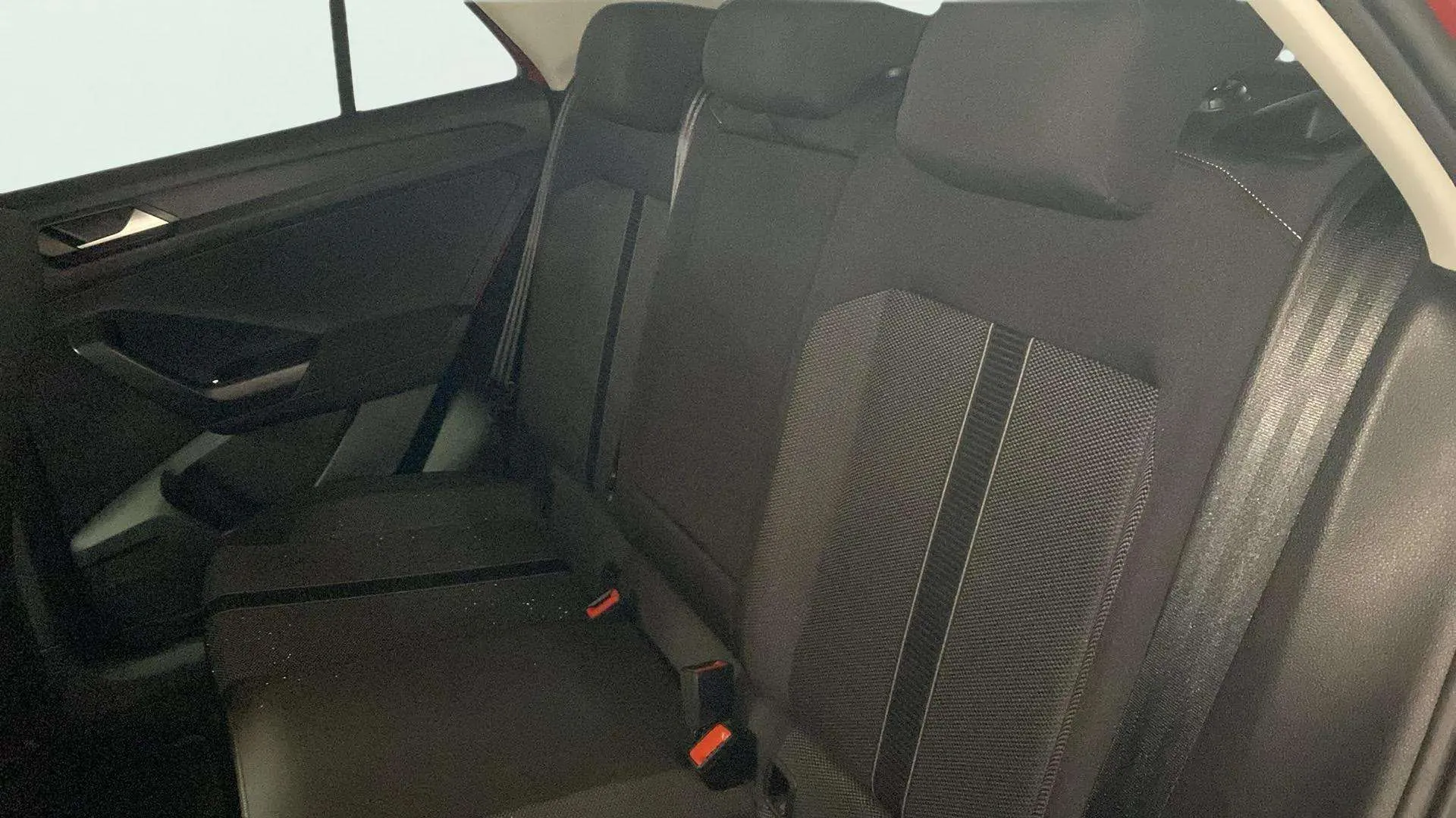 Volkswagen T-Roc "más" 1.5 TSI DSG - foto 26