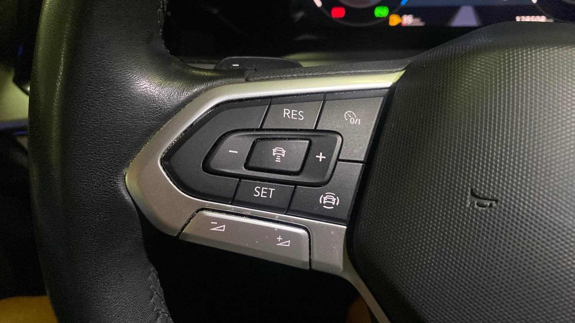 Volkswagen Golf 1.0 eTSI DSG - foto 15