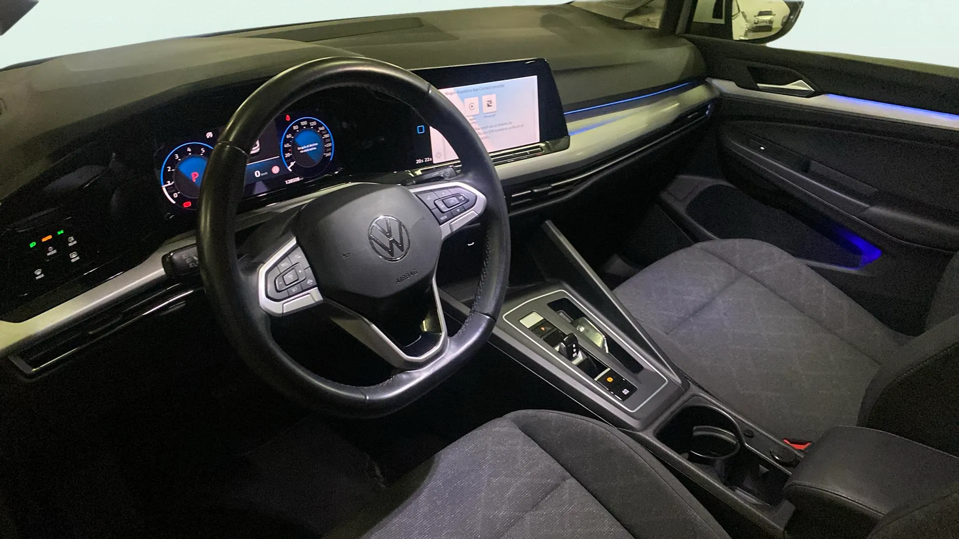 Volkswagen Golf 1.0 eTSI DSG - foto 9