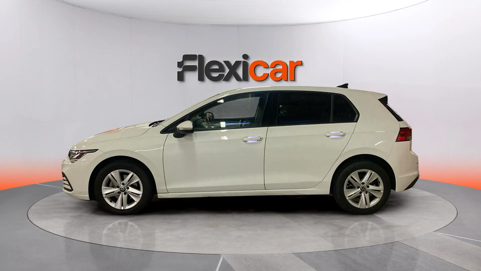 Volkswagen Golf 1.0 eTSI DSG - foto 5