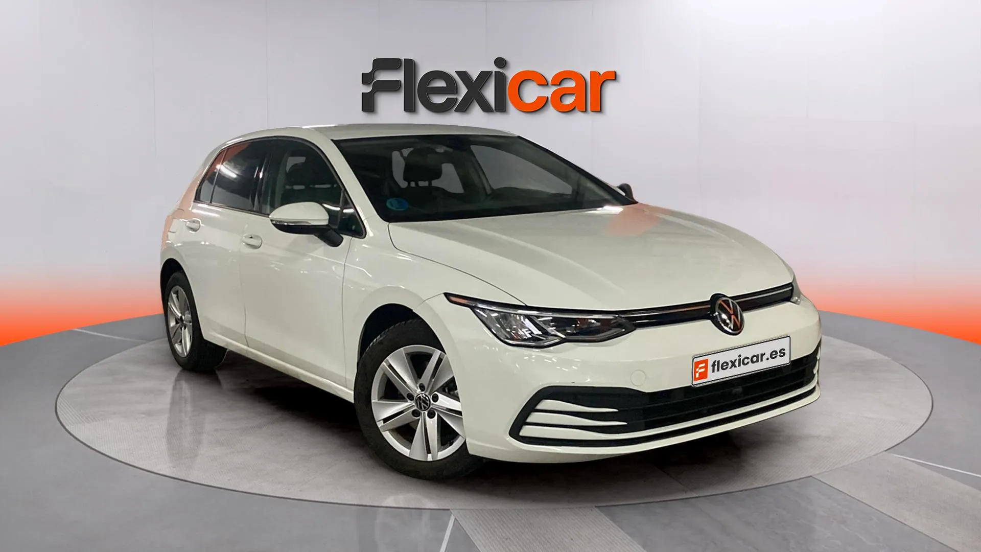 Volkswagen Golf 1.0 eTSI DSG - foto 1