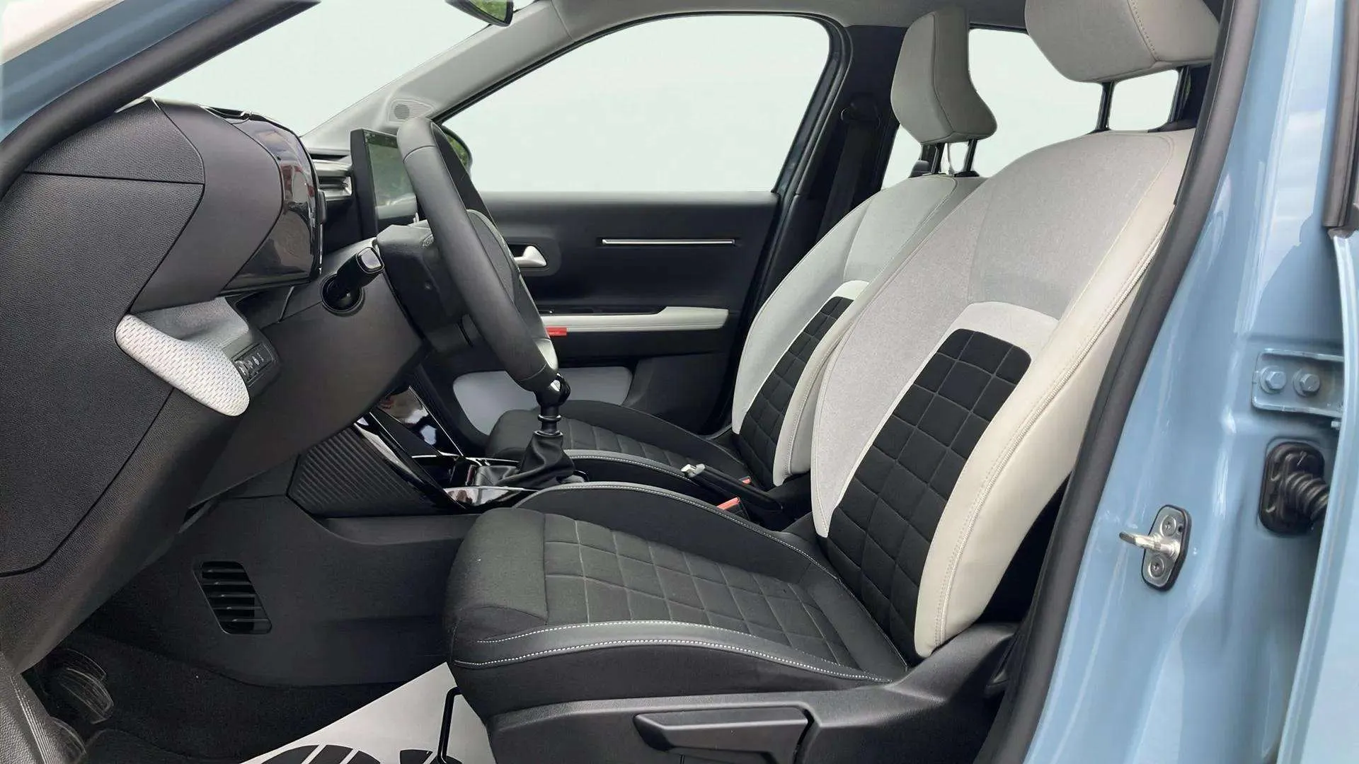 Citroën C3 Aircross Turbo BVM6 Plus - foto 17