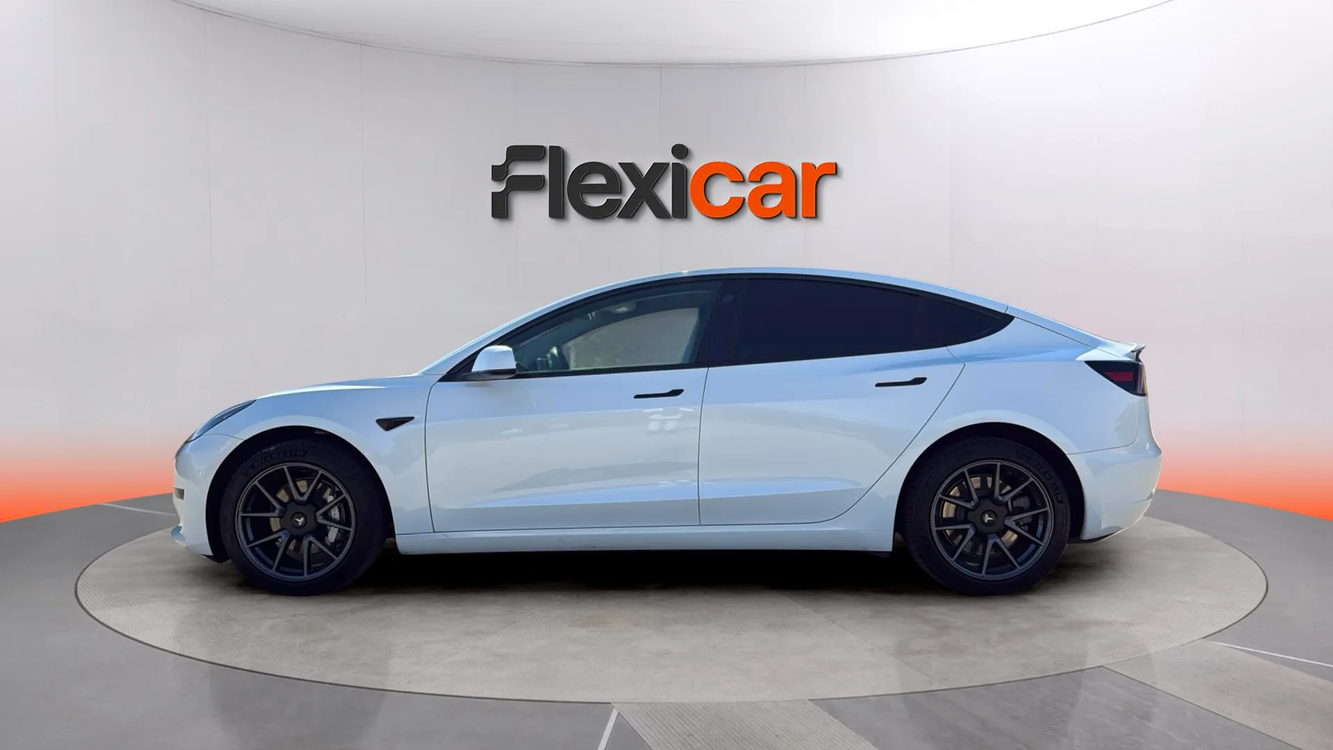 Tesla Model 3 RWD - foto 4