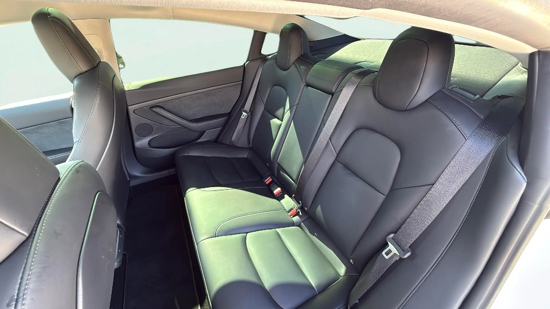 Tesla Model 3 RWD - foto 17