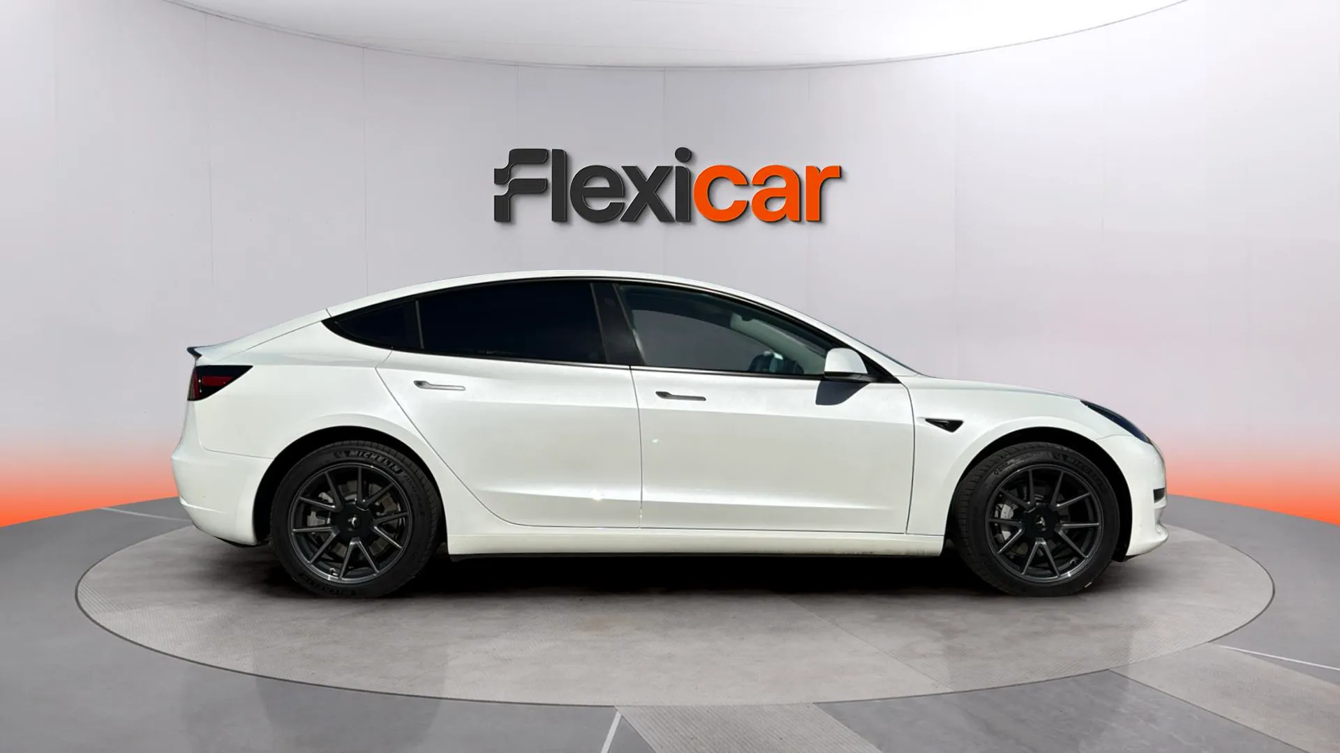 Tesla Model 3 RWD - foto 8