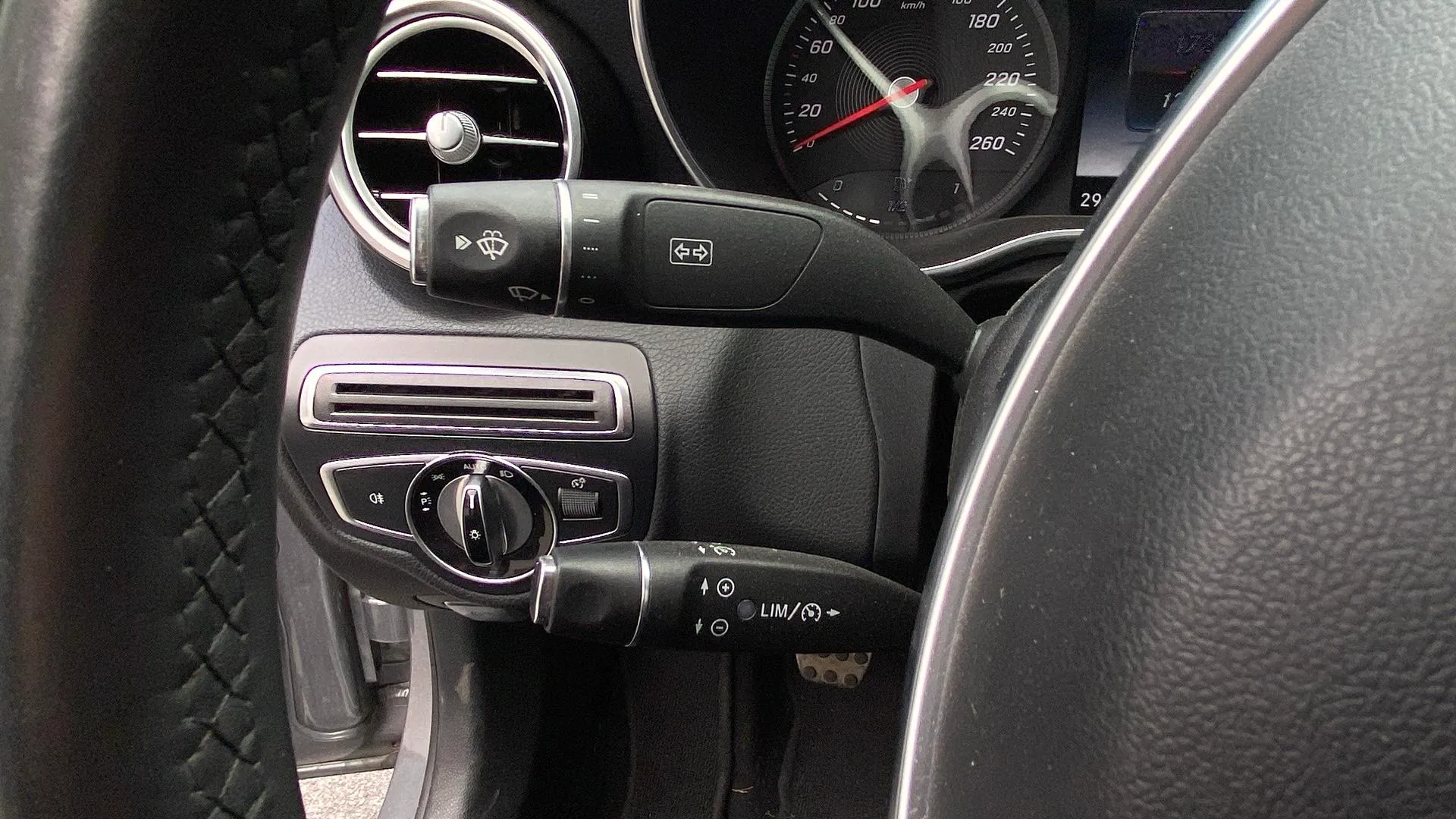 Mercedes-Benz Clase C C 220 d AMG Line - foto 19
