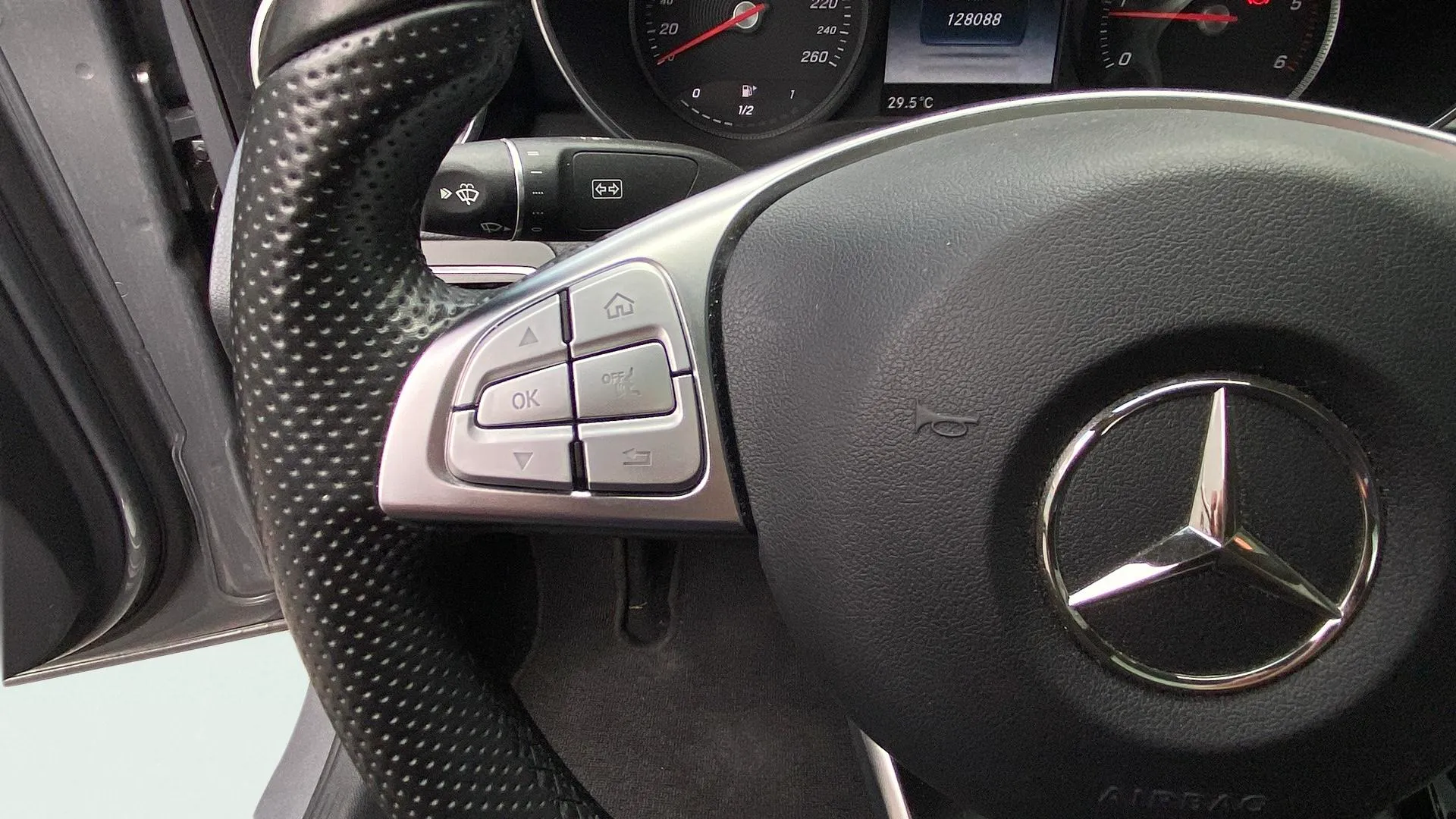 Mercedes-Benz Clase C C 220 d AMG Line - foto 17