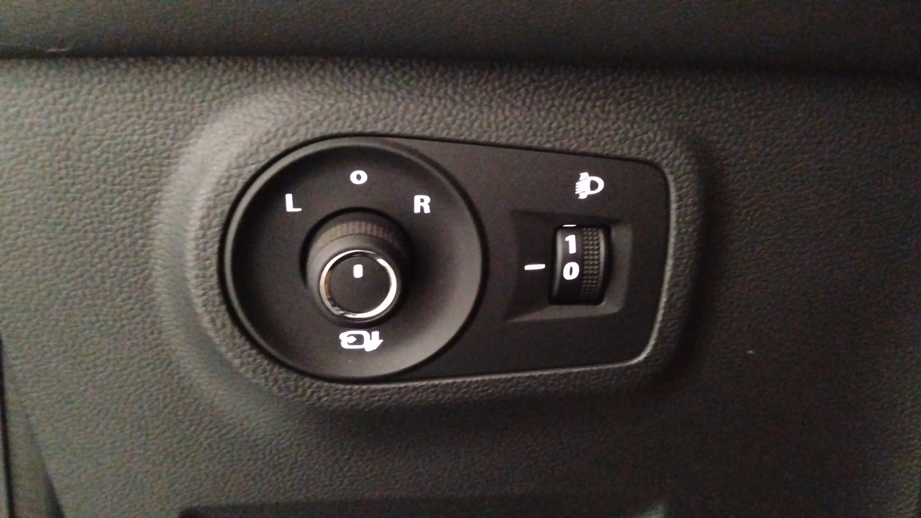 MG ZS 1.5 Luxury - foto 26