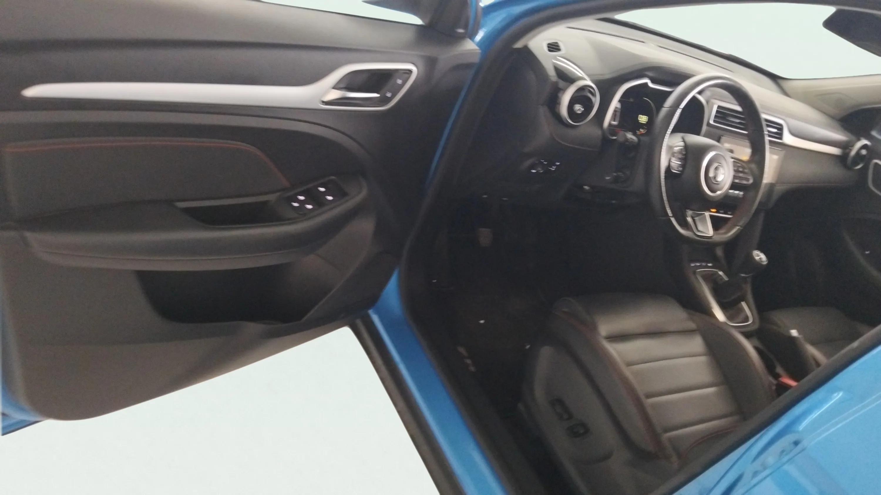 MG ZS 1.5 Luxury - foto 11