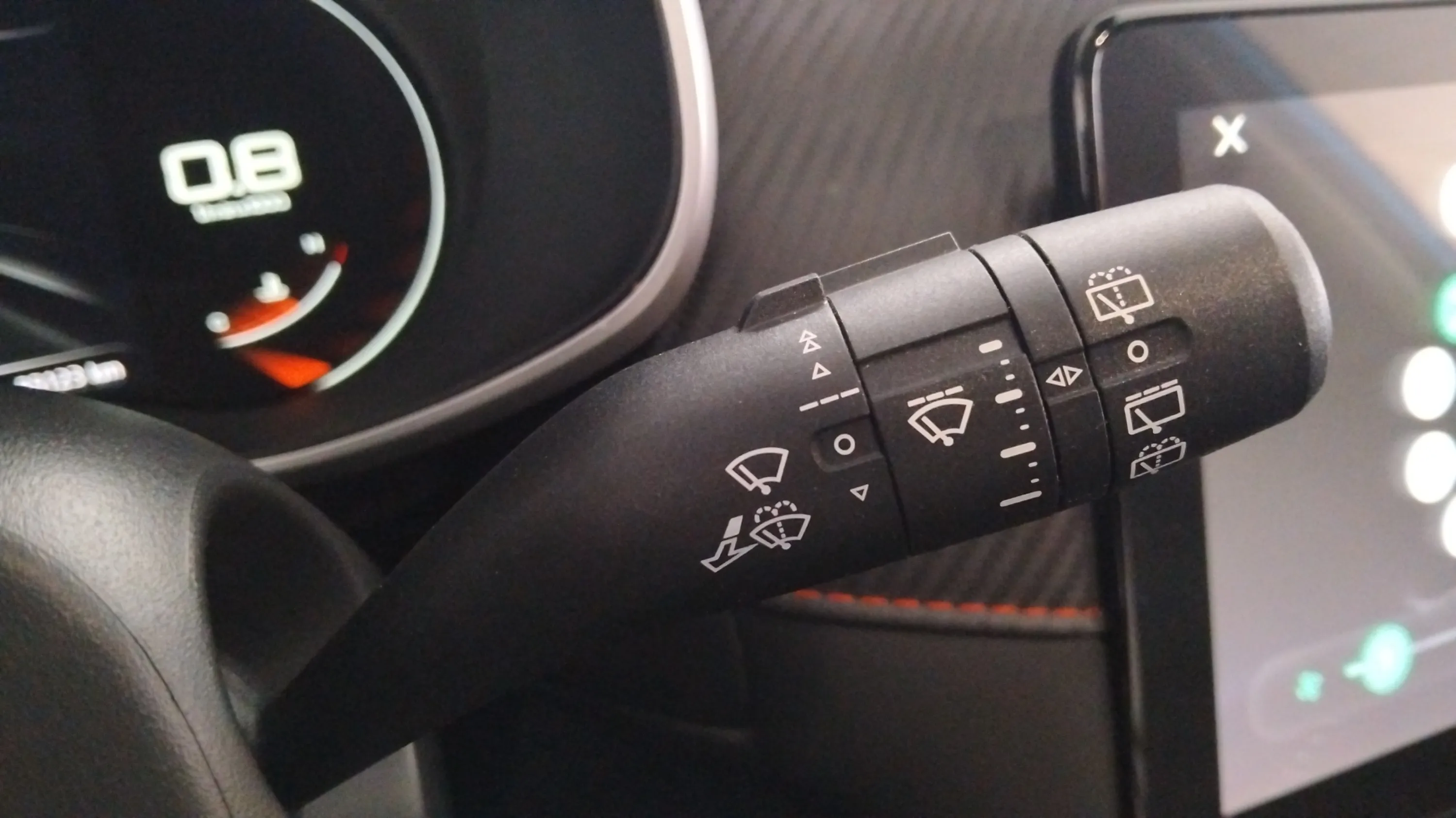 MG ZS 1.5 Luxury - foto 19
