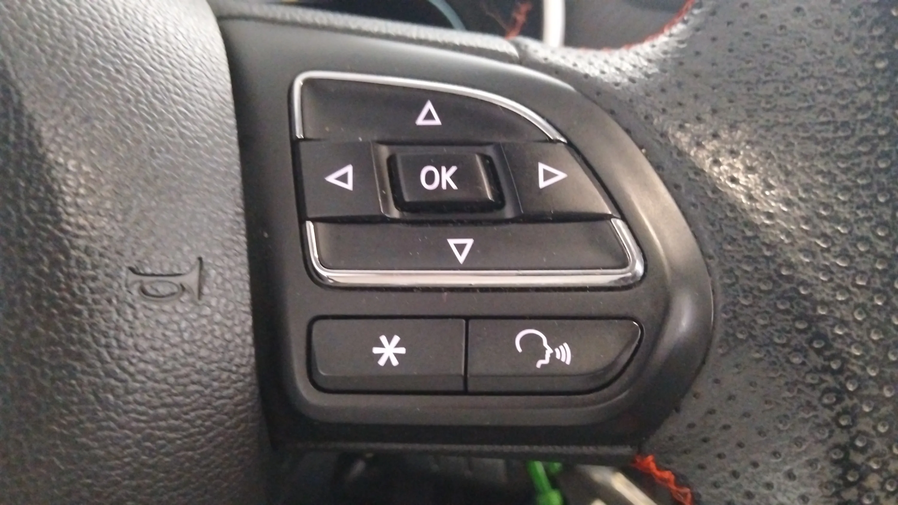 MG ZS 1.5 Luxury - foto 18