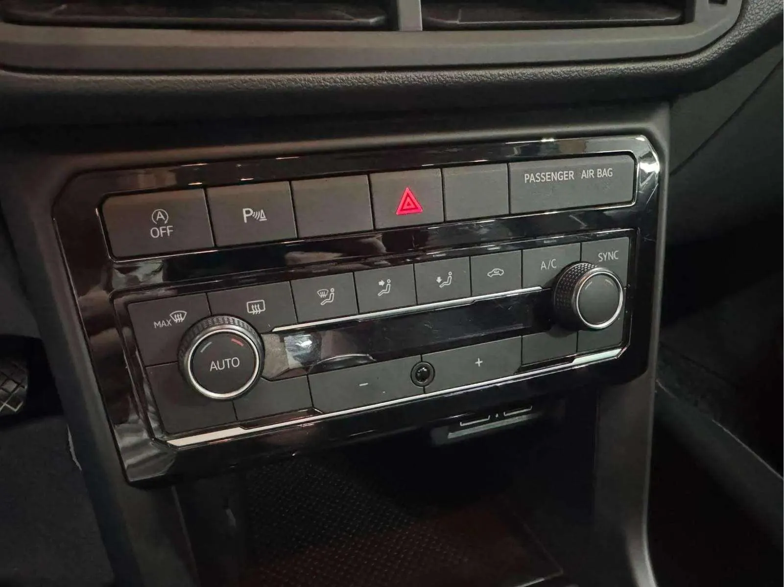 Volkswagen T-Cross Advance 1.0 TSI - foto 16