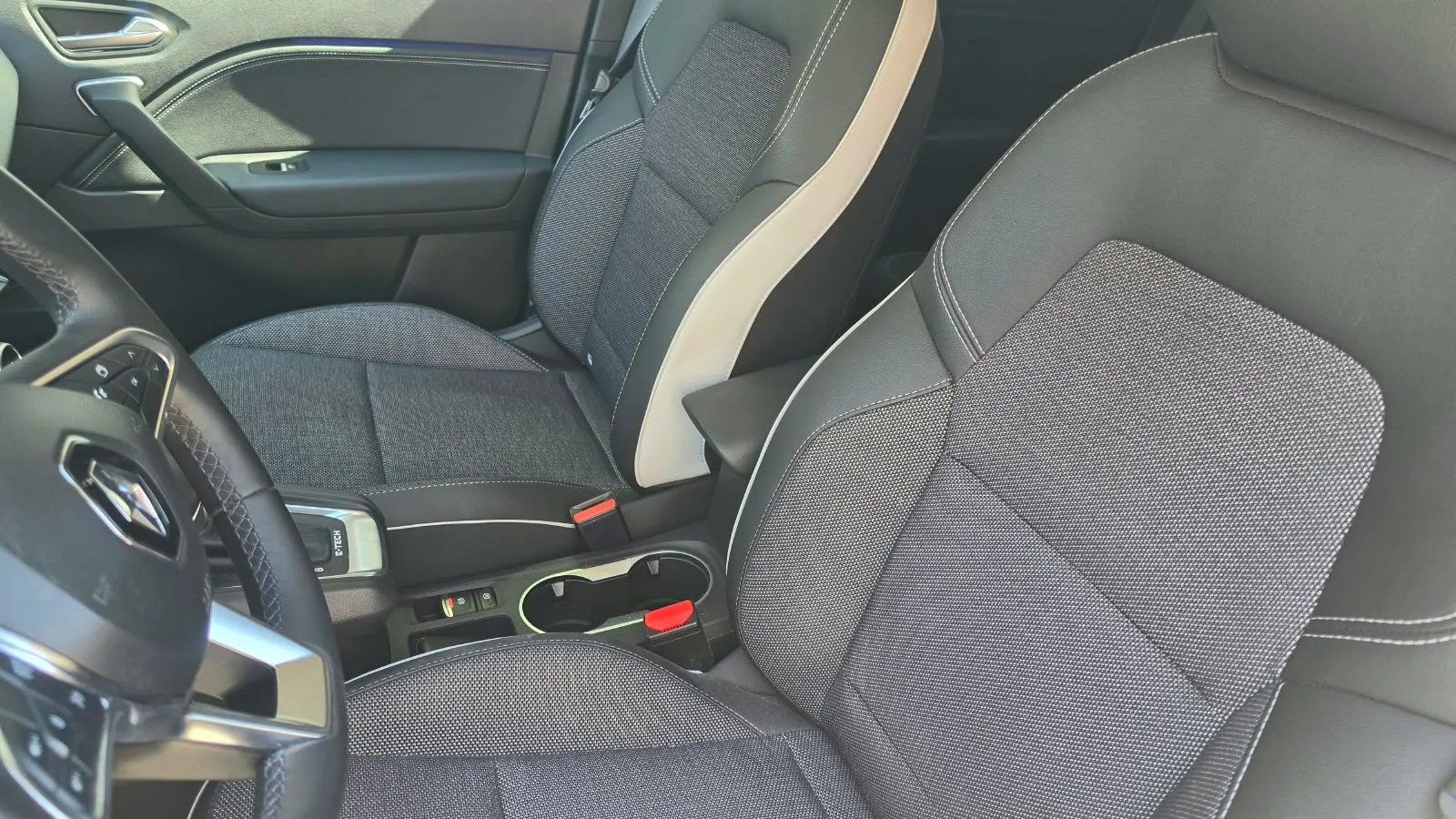 Renault Captur E-Tech engineered HEV - foto 11