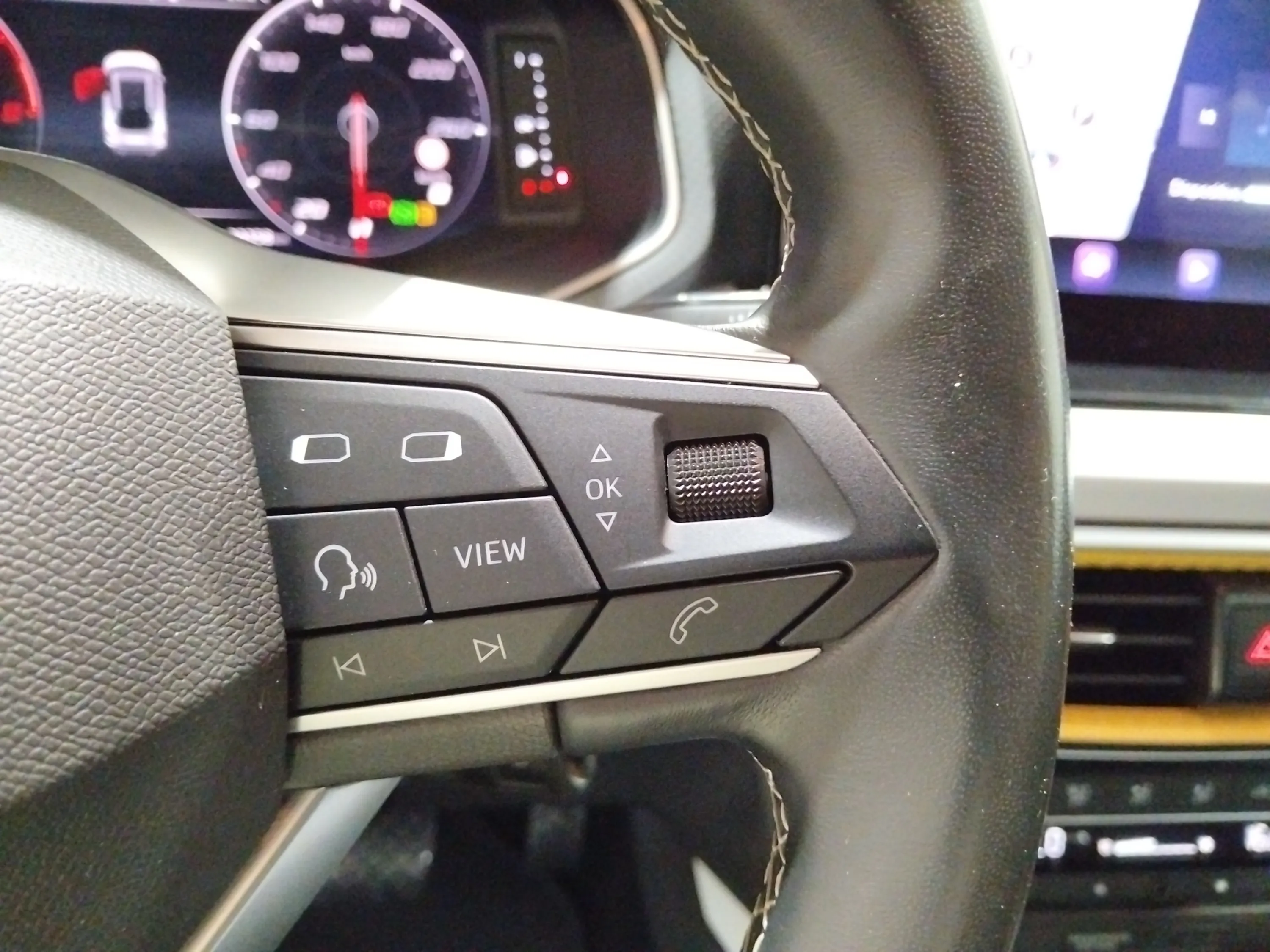 SEAT Arona 1.0 TSI DSG Style XL - foto 24