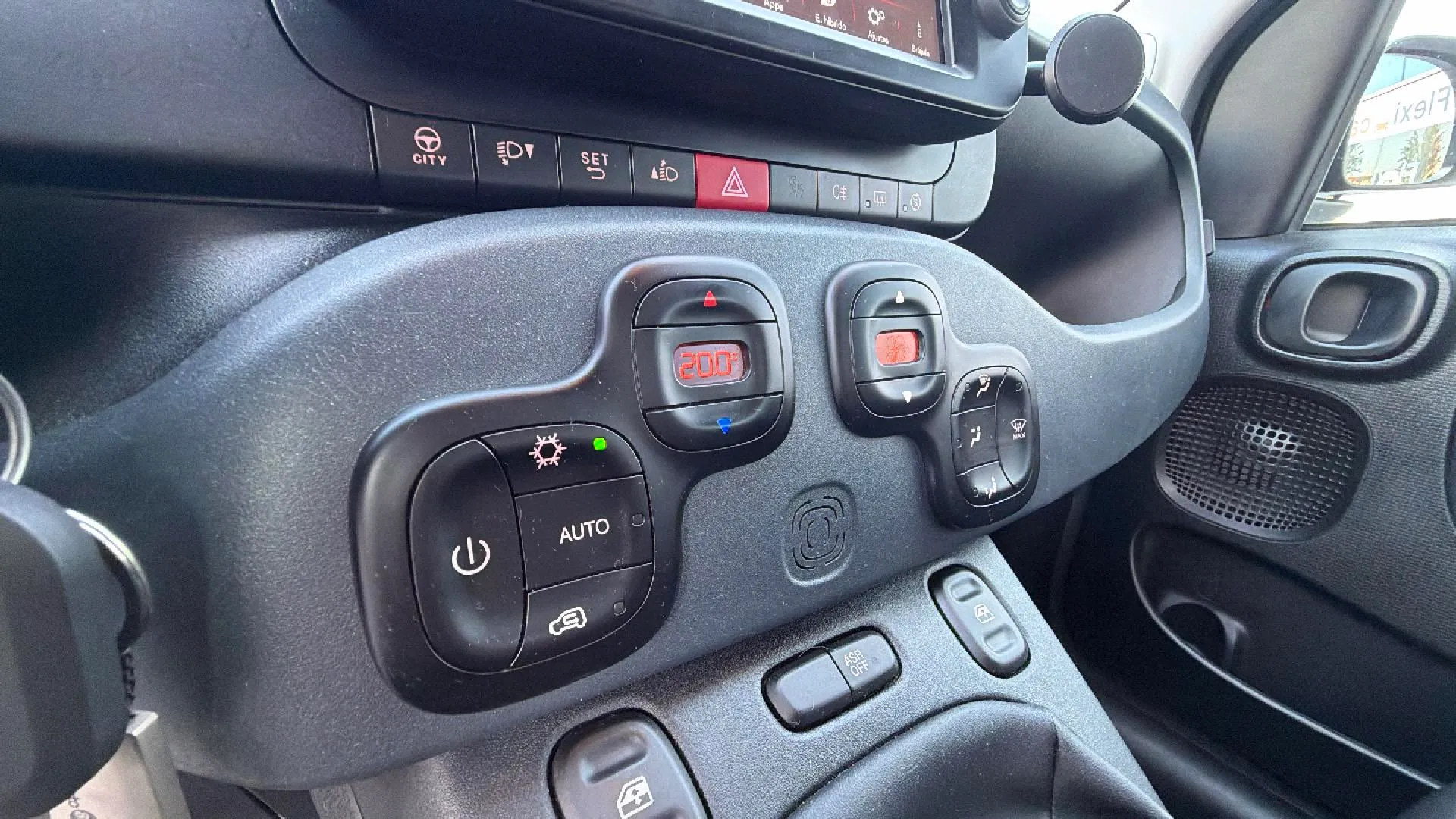 Fiat Panda Hybrid 1.0 - foto 25