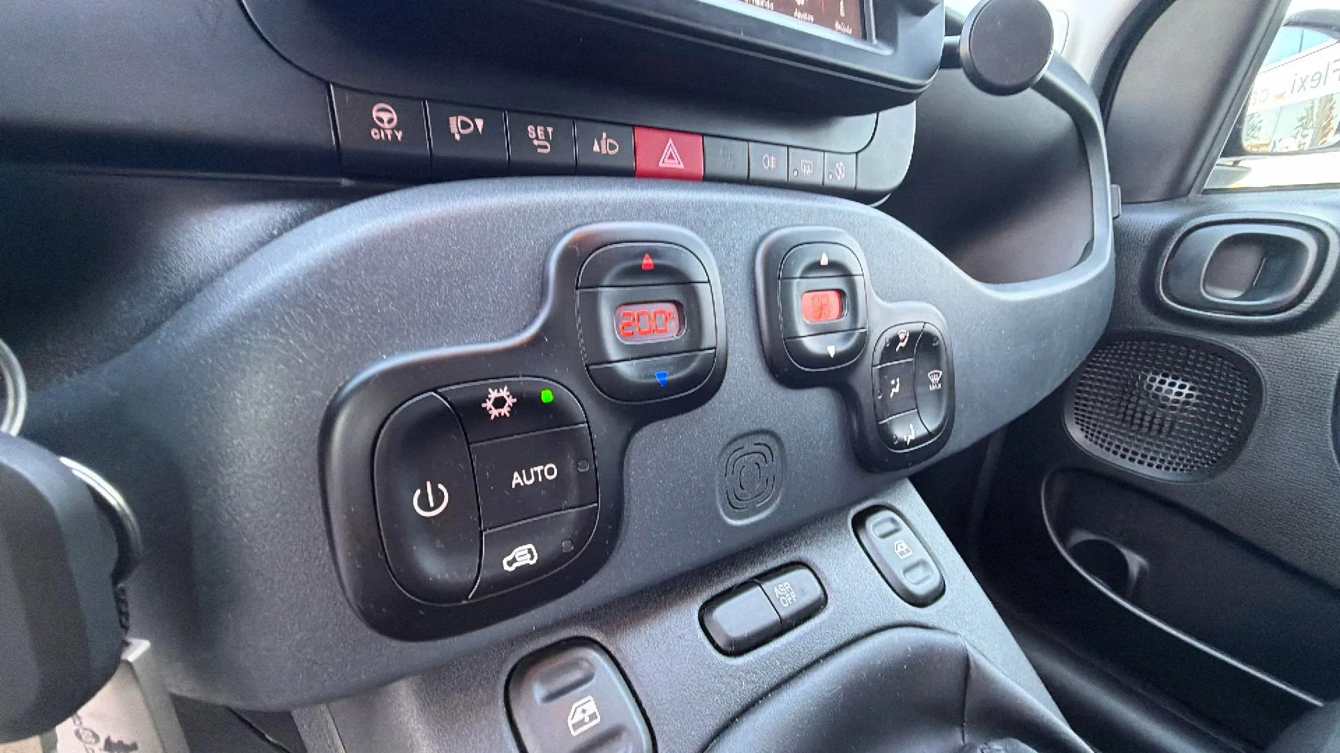Fiat Panda Hybrid 1.0 - foto 15