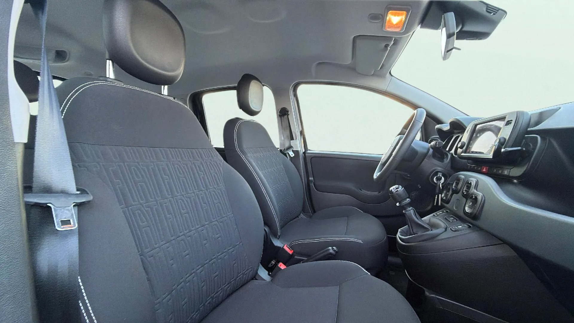 Fiat Panda Hybrid 1.0 - foto 22