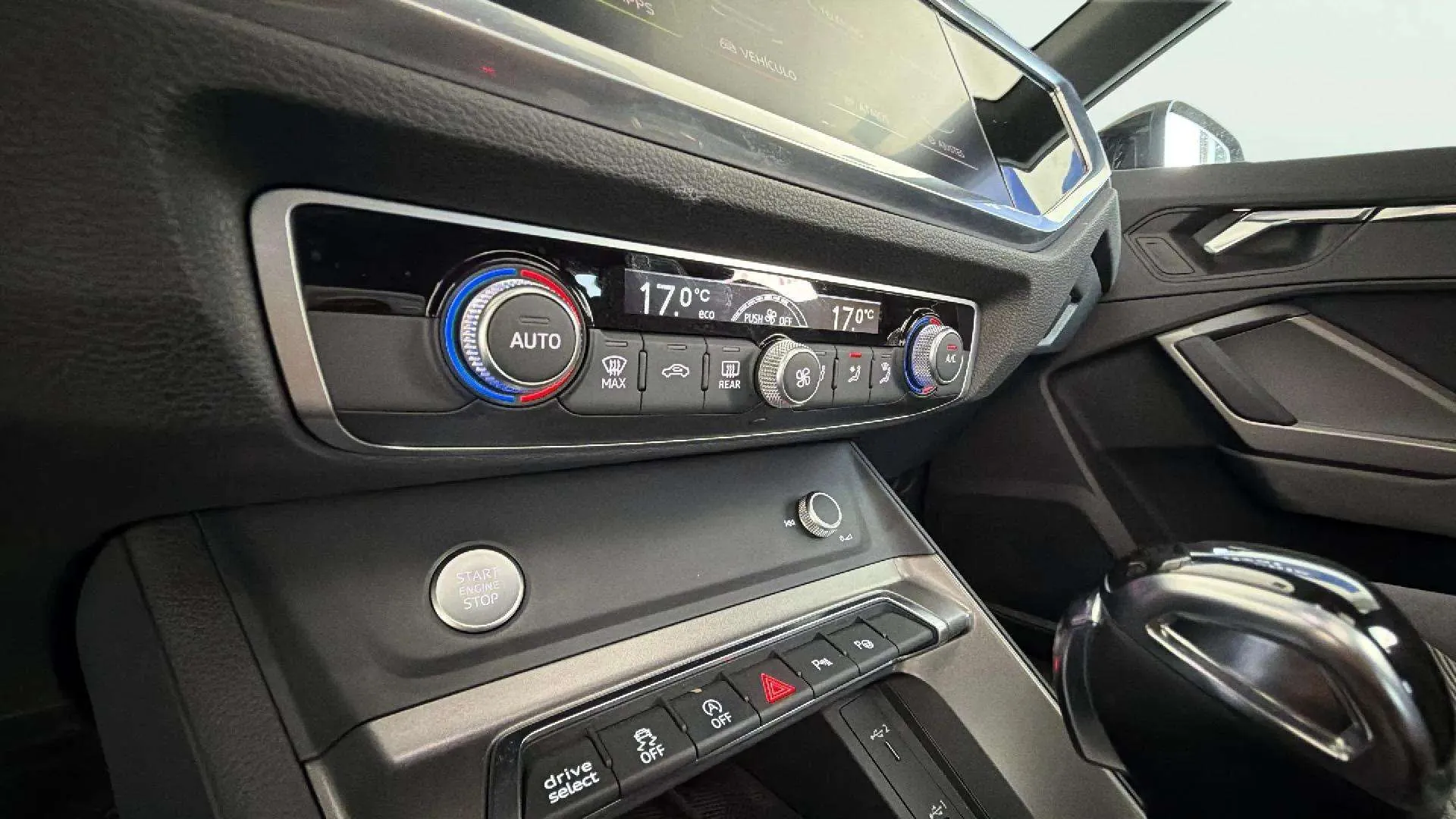 Audi Q3 40 TDI S tronic quattro Black Line - foto 13