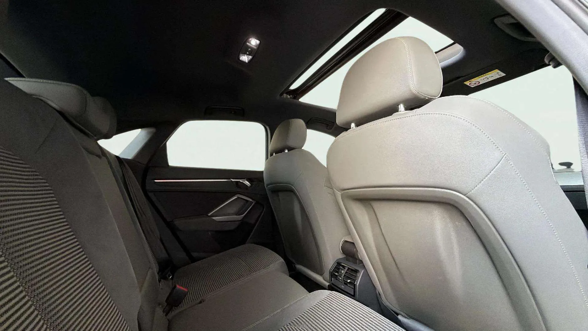 Audi Q3 40 TDI S tronic quattro Black Line - foto 36