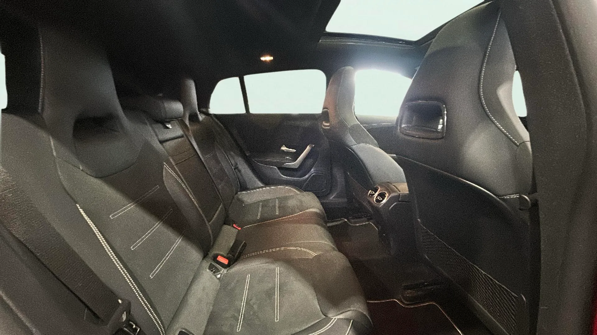 Mercedes-Benz CLA 200 D DCT Shooting Brake - foto 17